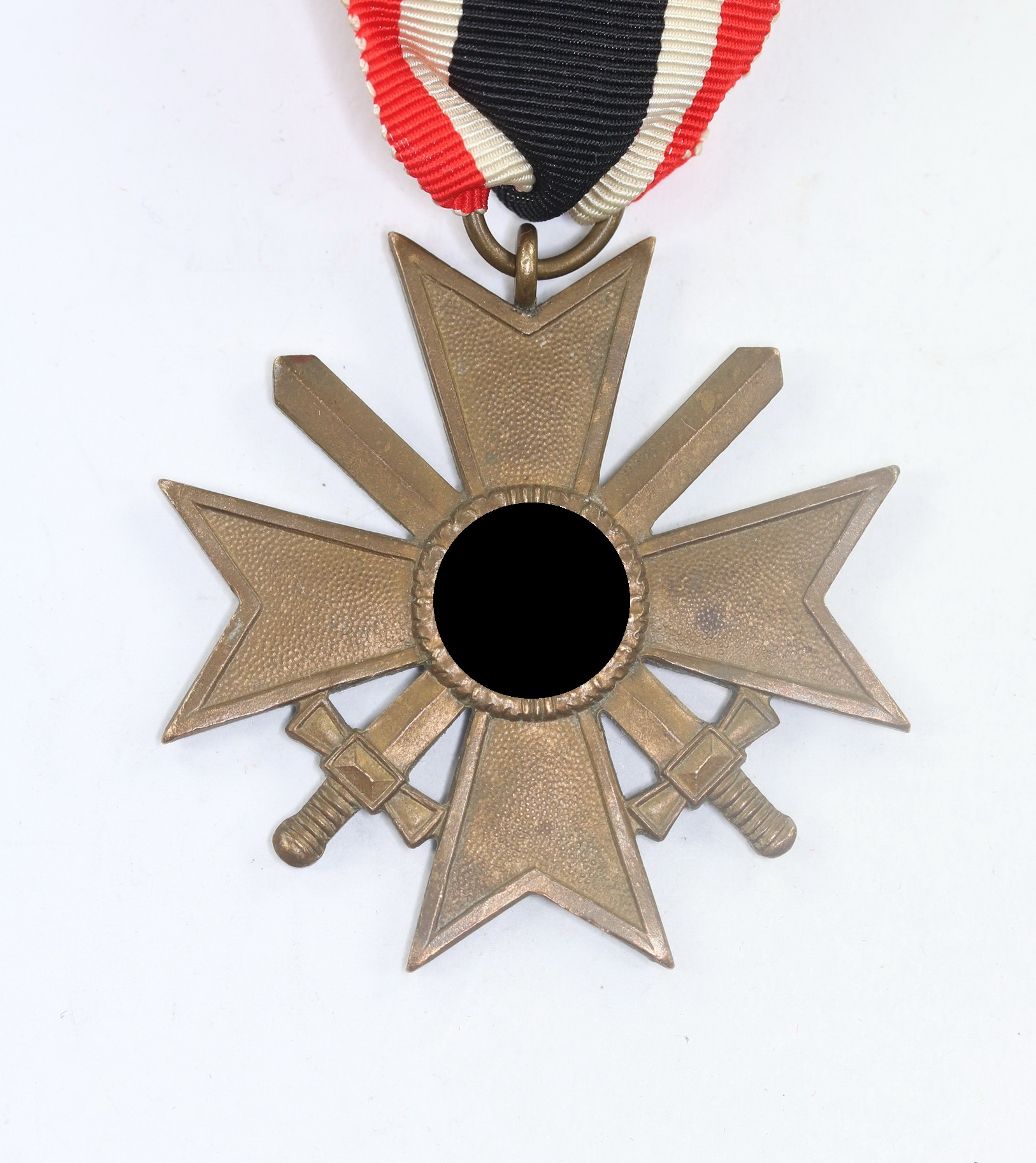 Kriegsverdienstkreuz 2. Klasse mit Schwertern, ohne Hersteller (Buntmetall) – Bild 1