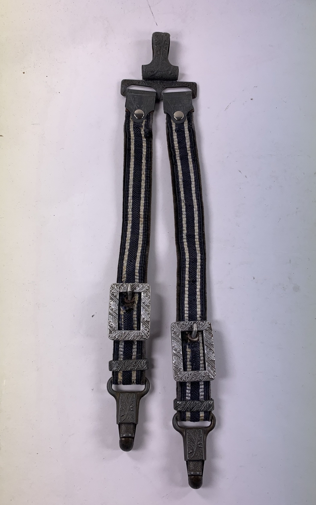 Luxus Gehänge für einen Luftwaffen Offiziersdolch (D.R.G.M.) – Bild 1