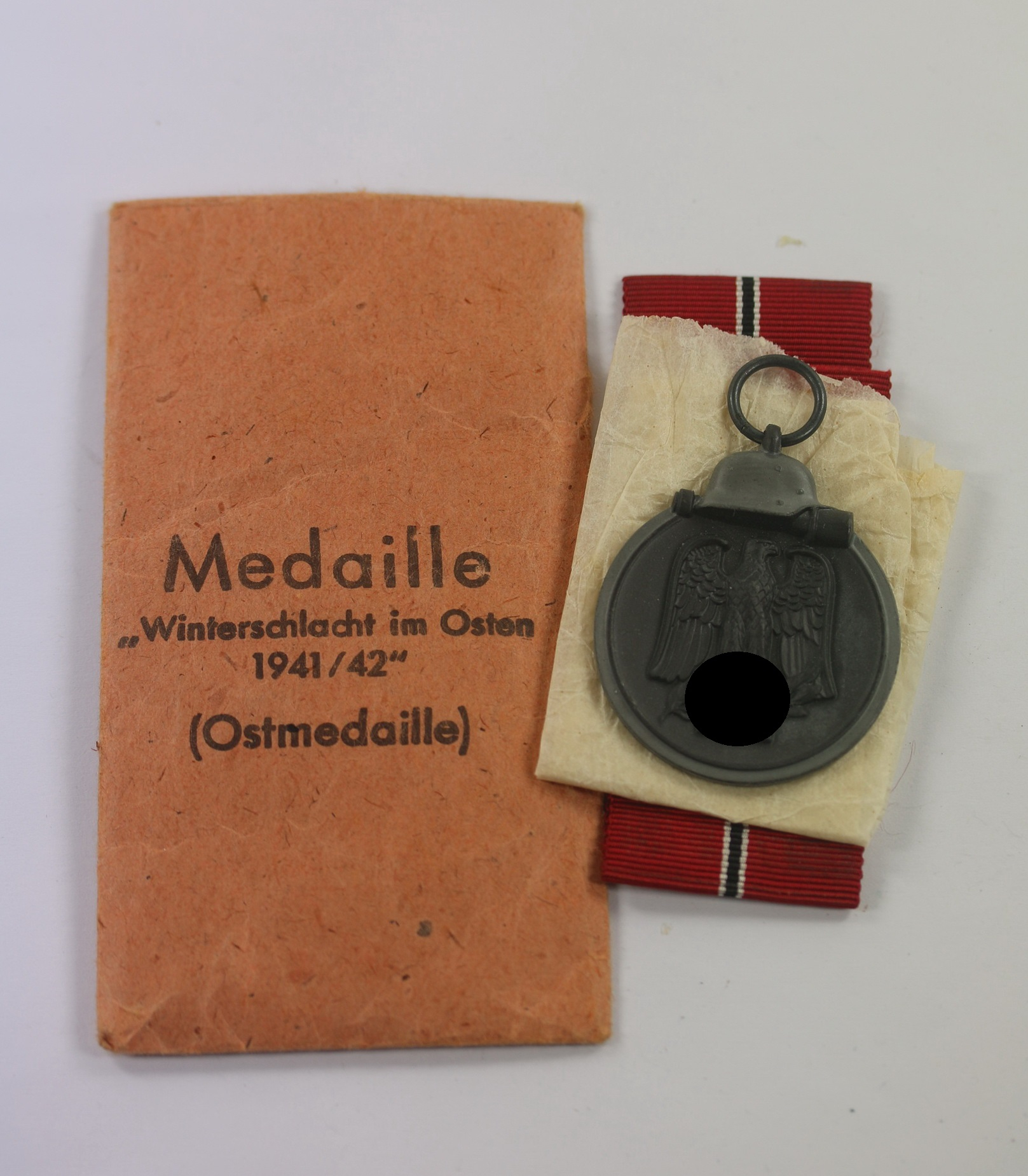 Ostmedaille, Hst. 10, in Verleihungstüte Foerster & Barth, Pforzheim – Bild 1