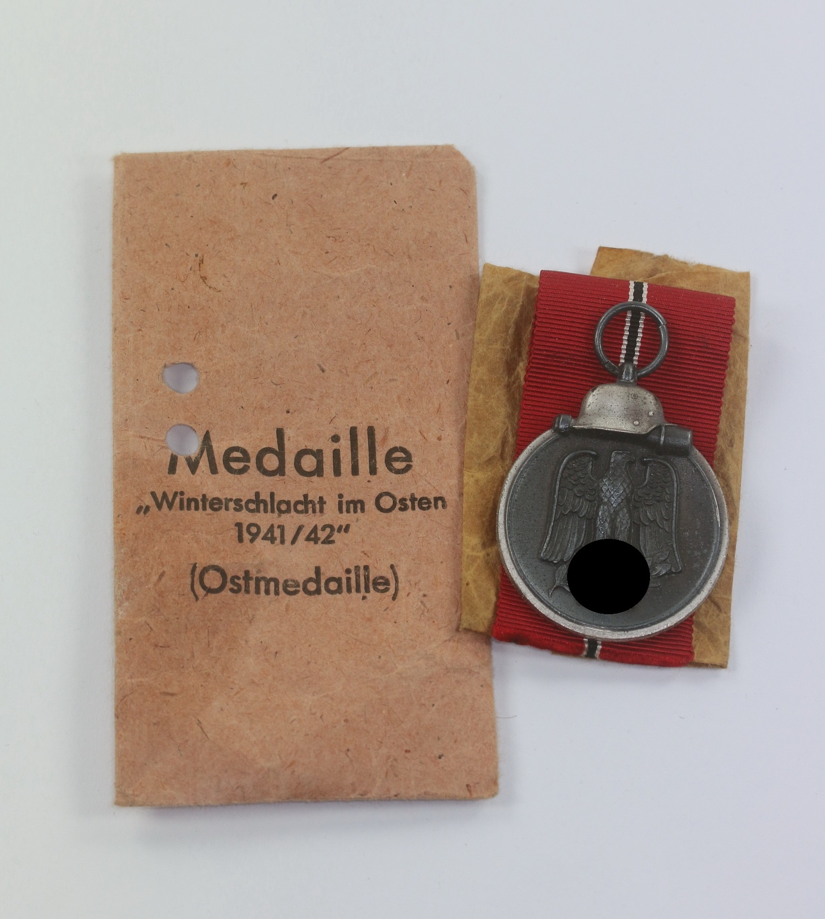  Ostmedaille, Hst. 13, in Verleihungstüte, Gustav Brehmer Markneukirchen – Bild 1