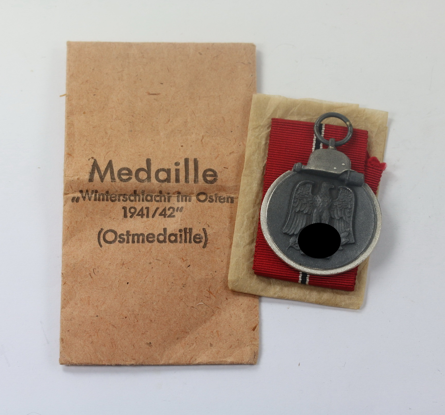  Ostmedaille, Hst. 19, in Verleihungstüte E. Fred. Wiedmann Frankfurt a. M. S10 – Bild 1