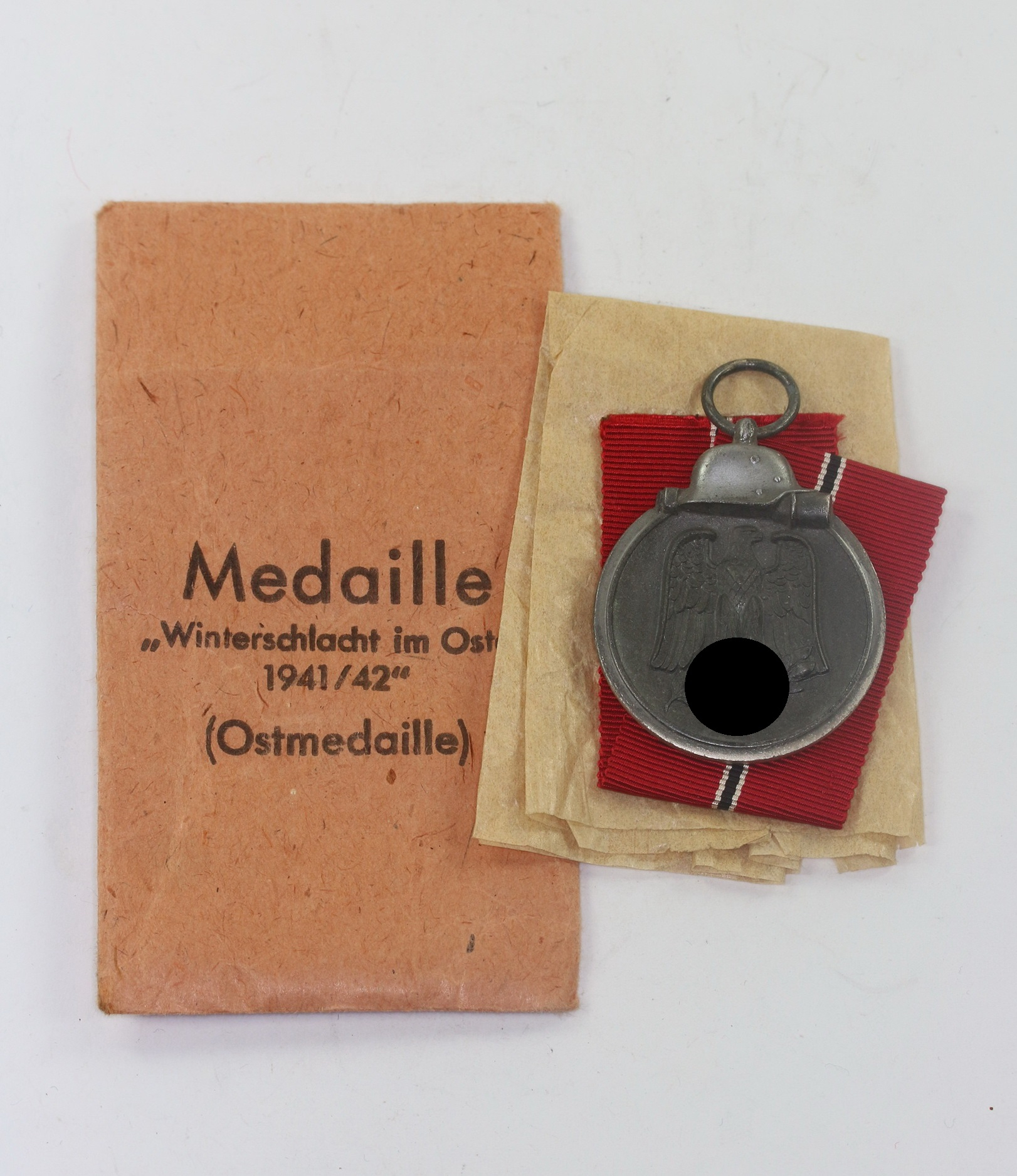  Ostmedaille, Hst. 60, in Verleihungstüte Katz & Deyle, Pforzheim – Bild 1