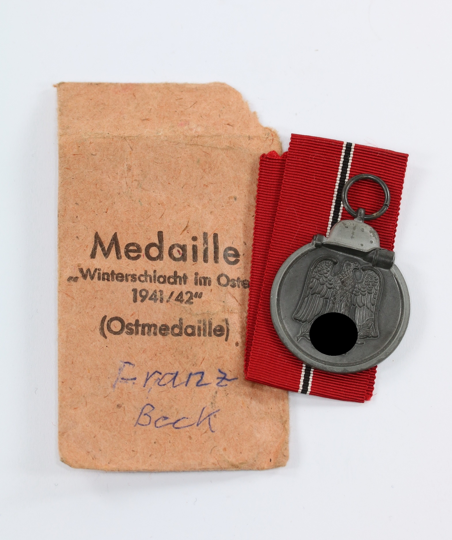 ostmedaille_in_verleihungstuete_wilhelm_deumer_1__2 Ostmedaille, Hst. 3, in Verleihungstüte – Bild 1