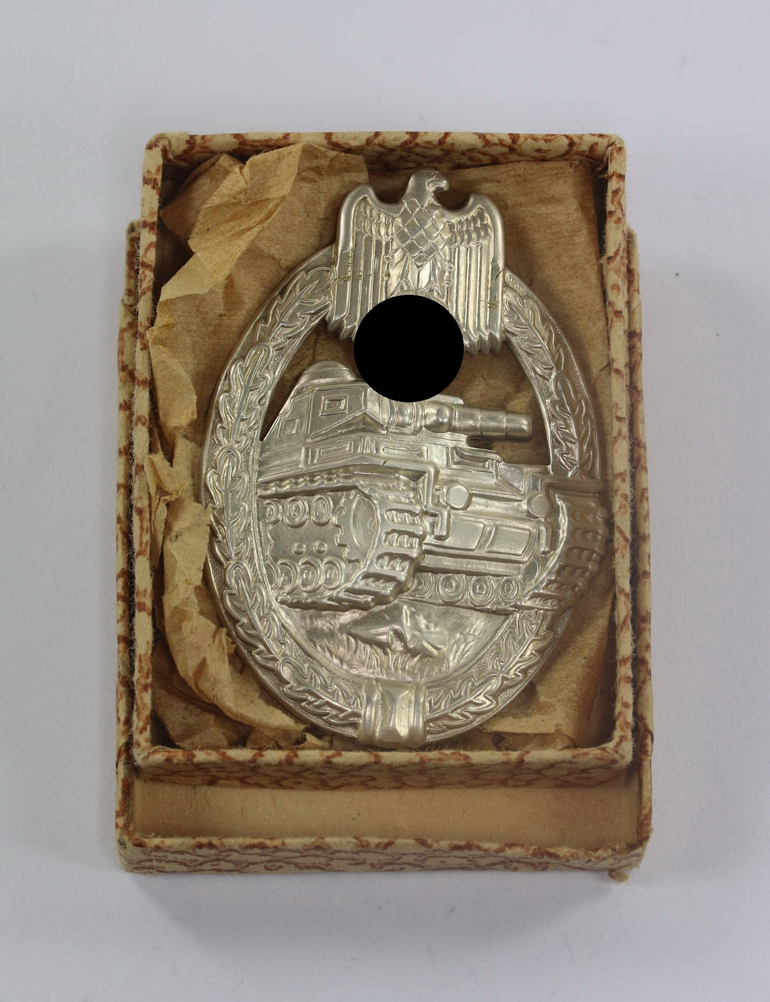 panzerkampfabzeichen_in_silber_otto_schickle_pforzheim_buntmetall_in_verkaufsschachtel_1__1 Panzerkampfabzeichen in Silber, Otto Schickle, Pforzheim (Buntmetall), in Verkaufsschachtel – Bild 1