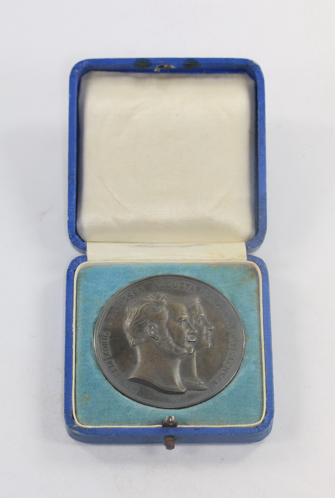 preu_en_medaille_zur_silbernen_hochzeit_im_etui_wilhelm_k_nig_v Preußen, Medaille zur silbernen Hochzeit, im Etui Wilhelm König v. Preussen Augusta Kön. v. Pr. G. Pr. v. Sachsen – Bild 1
