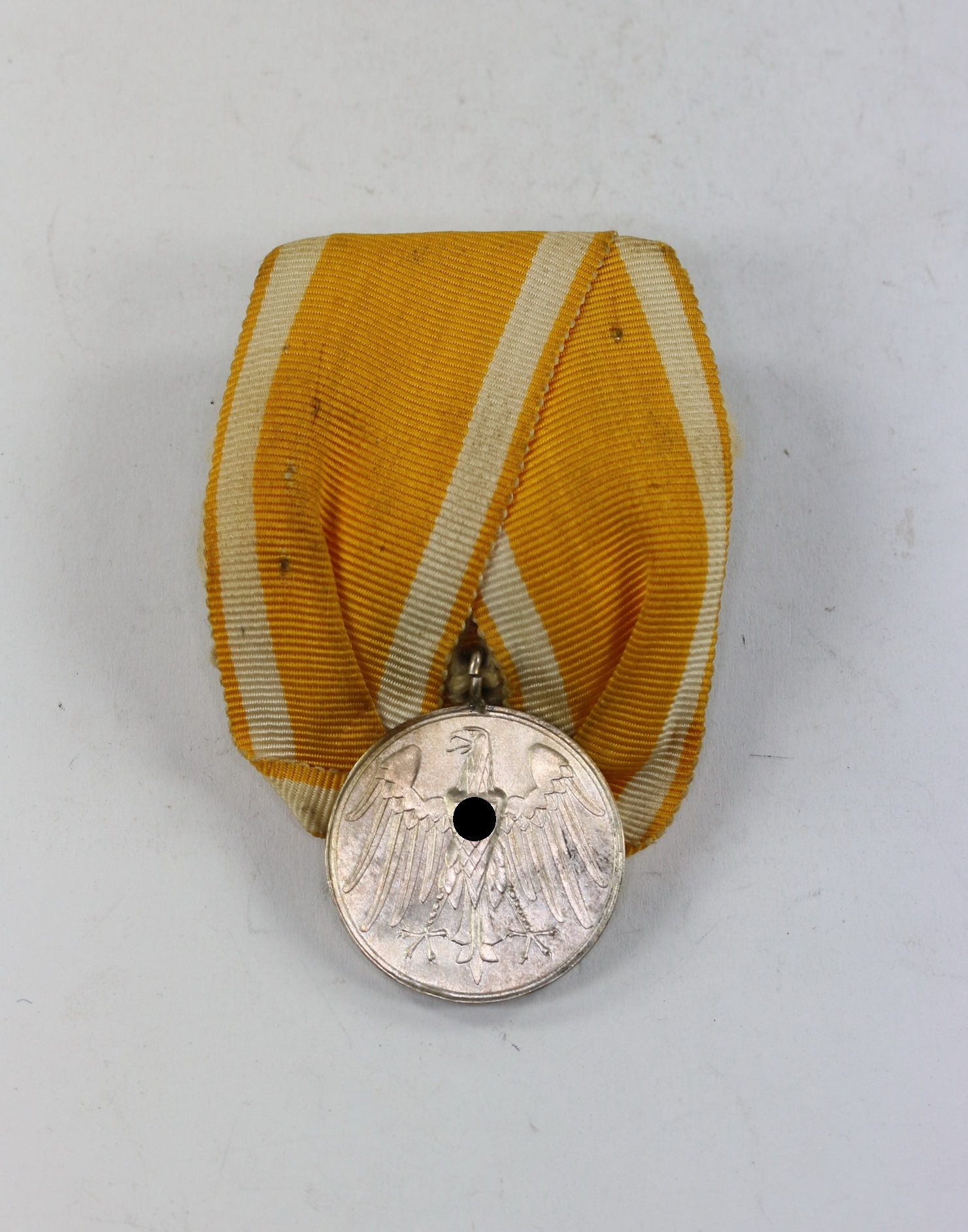 Rettungsmedaille Für Rettung aus Gefahr, Hst. 835 PR. M. BLN., an Einzelspange – Bild 1