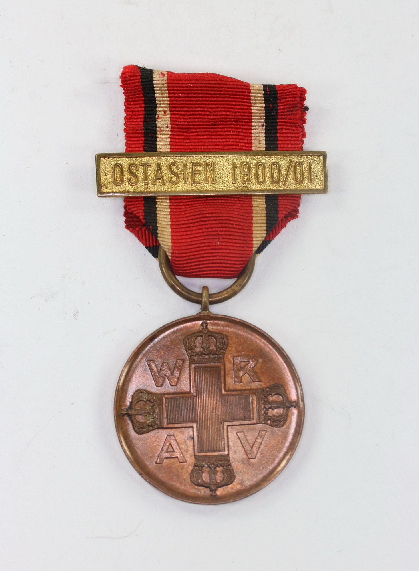 Rote Kreuz Medaille 3. Klasse, Bronze mit Bandspange "OSTASIEN 1900/01" (!) – Bild 1