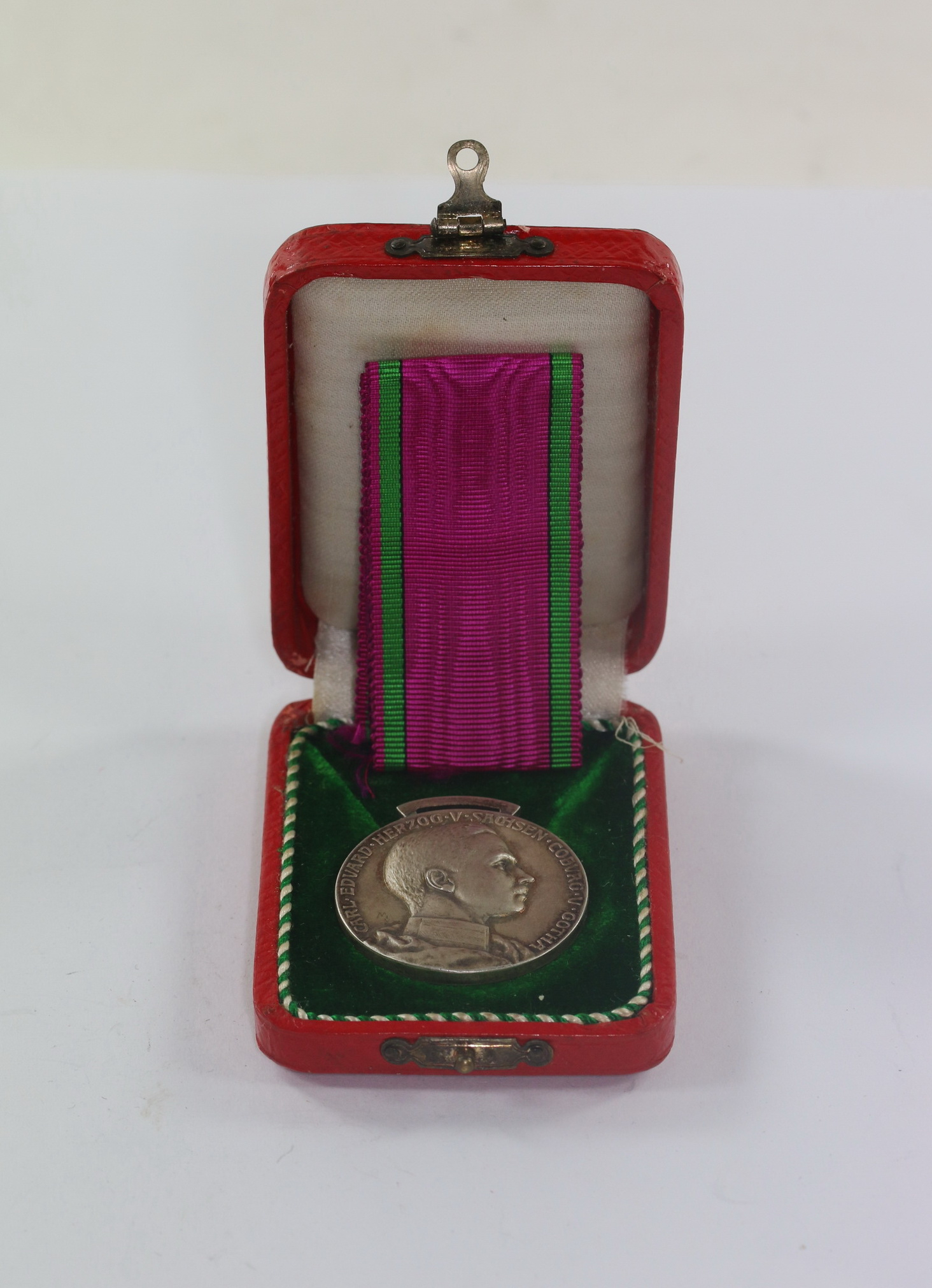 sachsen_coburggotha_silberne_verdienstmedaille_im_etui_1_ Sachsen Coburg-Gotha, Silberne Verdienstmedaille, im Etui – Bild 1