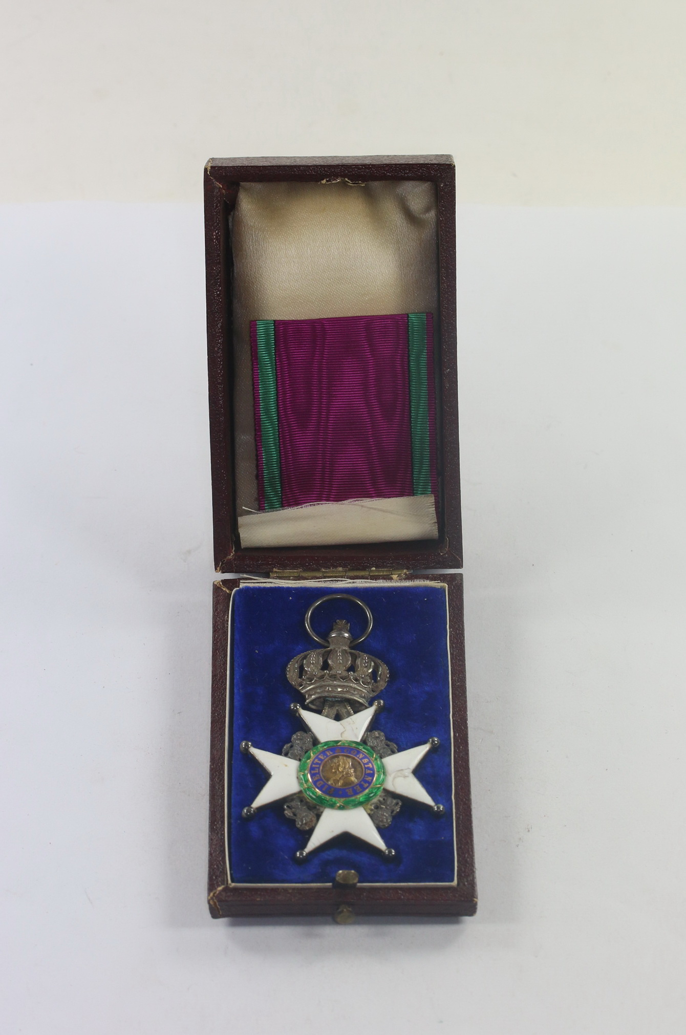 Sachsen, Ernestinischer Hausorden Ritterkreuz 2.Klasse, im Etui Ernst Eberhardt - Hofgoldarbeiter - Altenburg – Bild 1