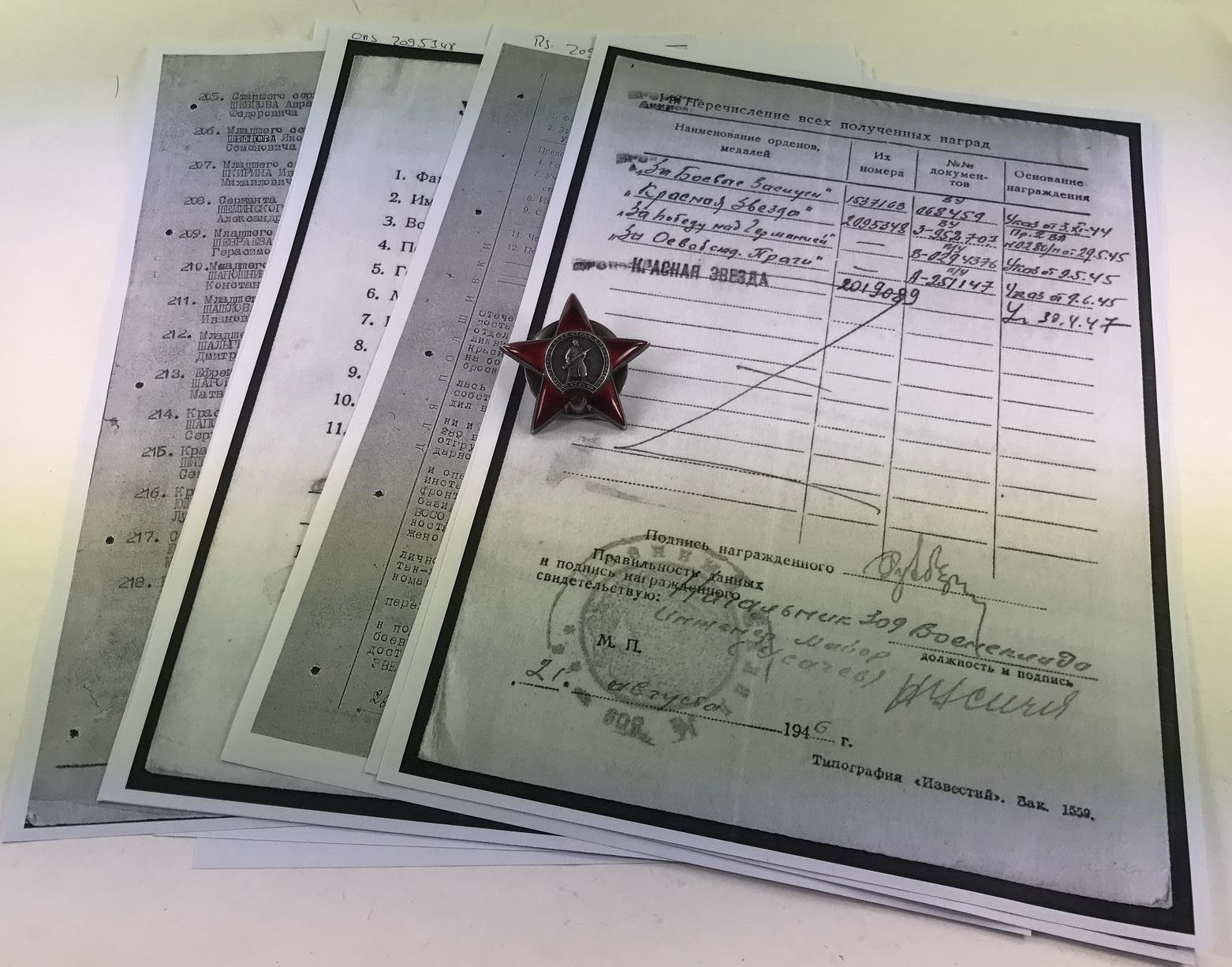 Sowjetunion, Orden des Roten Stern mit Archiv Material – Bild 1