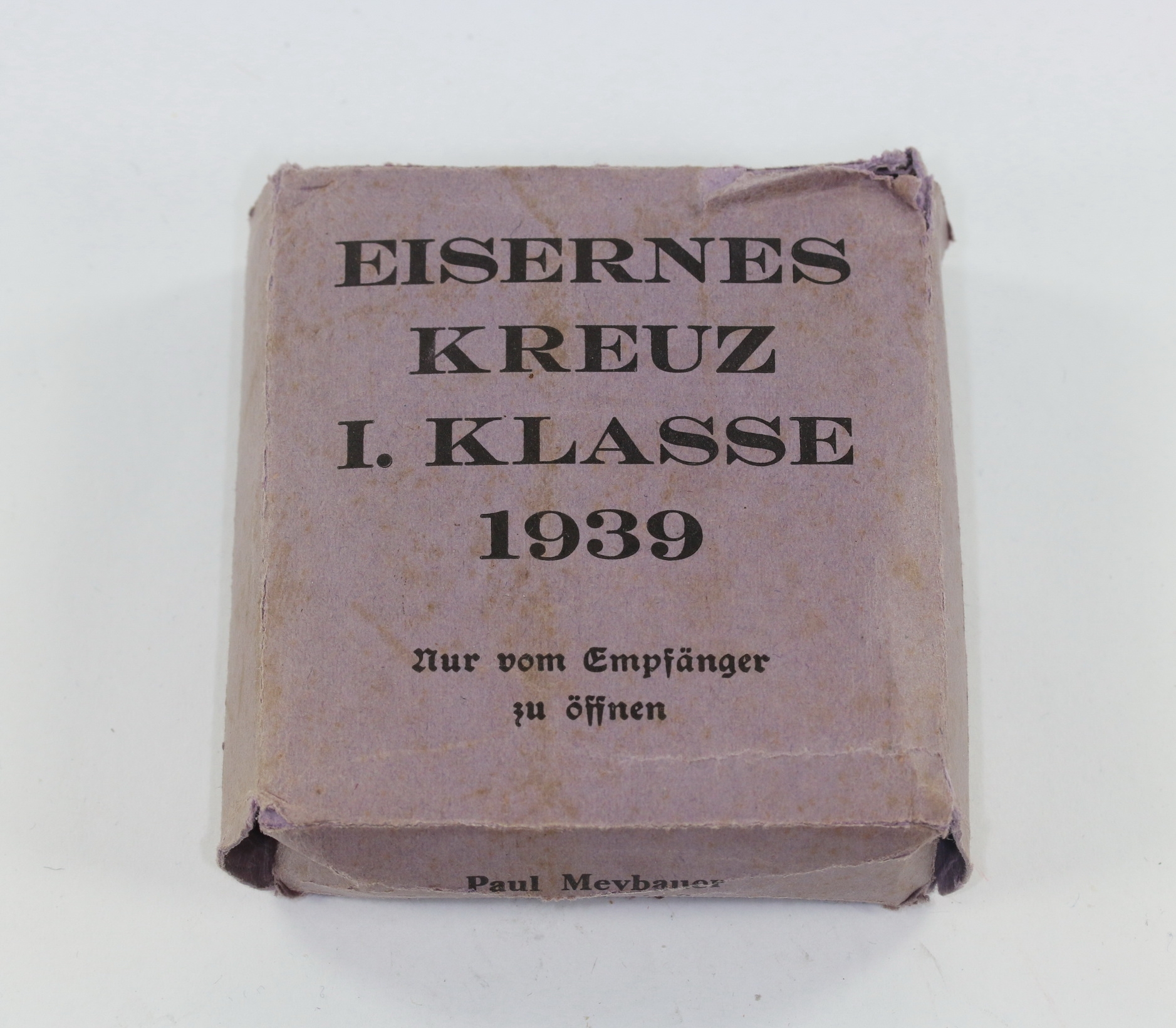 Umkarton Eisernes Kreuz 1. Klasse 1939, Paul Meybauer Berlin SW 68, lila (!) – Bild 1