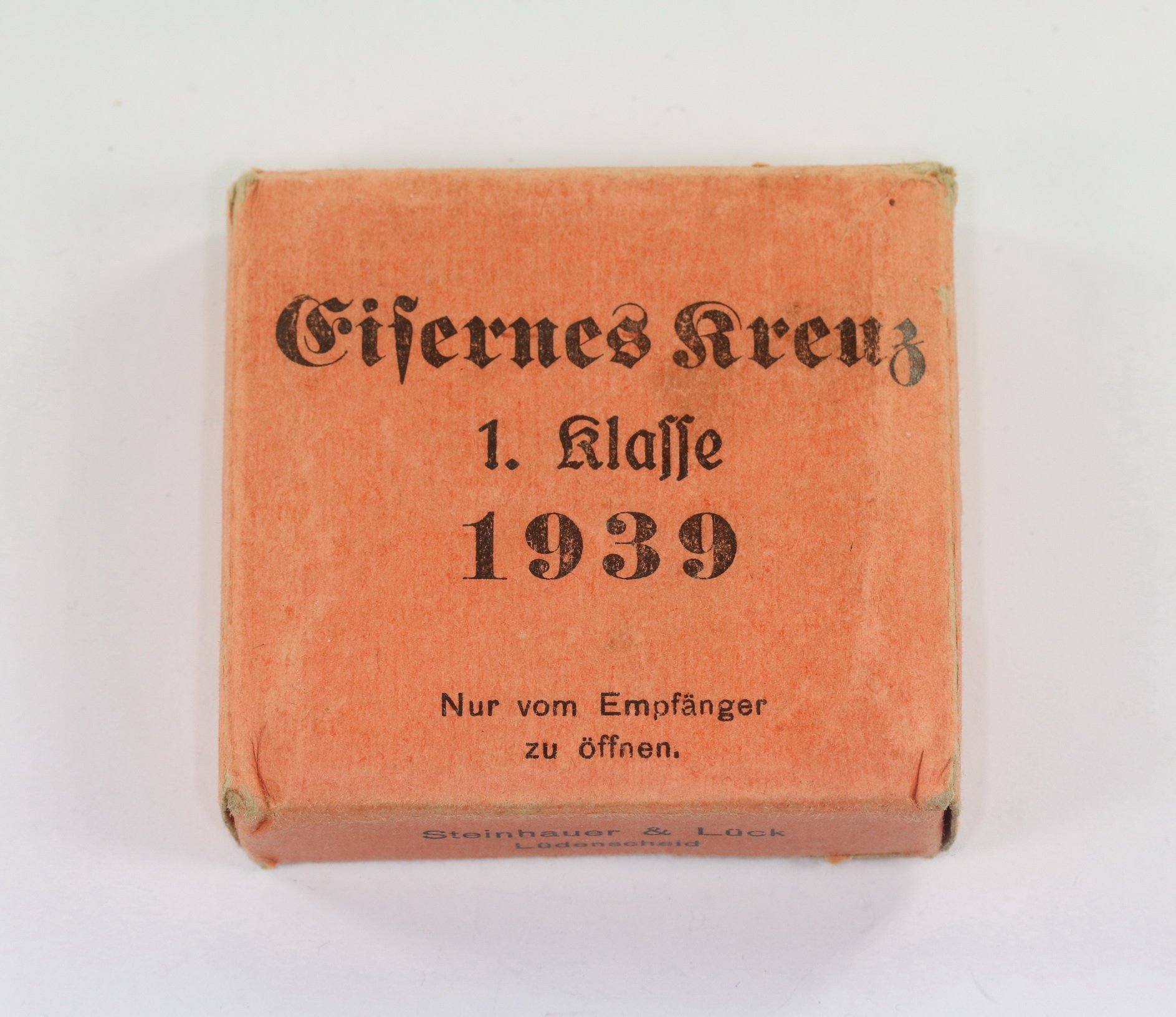 Umkarton Eisernes Kreuz 1. Klasse 1939, Steinhauer & Lück, Lüdenscheid – Bild 1