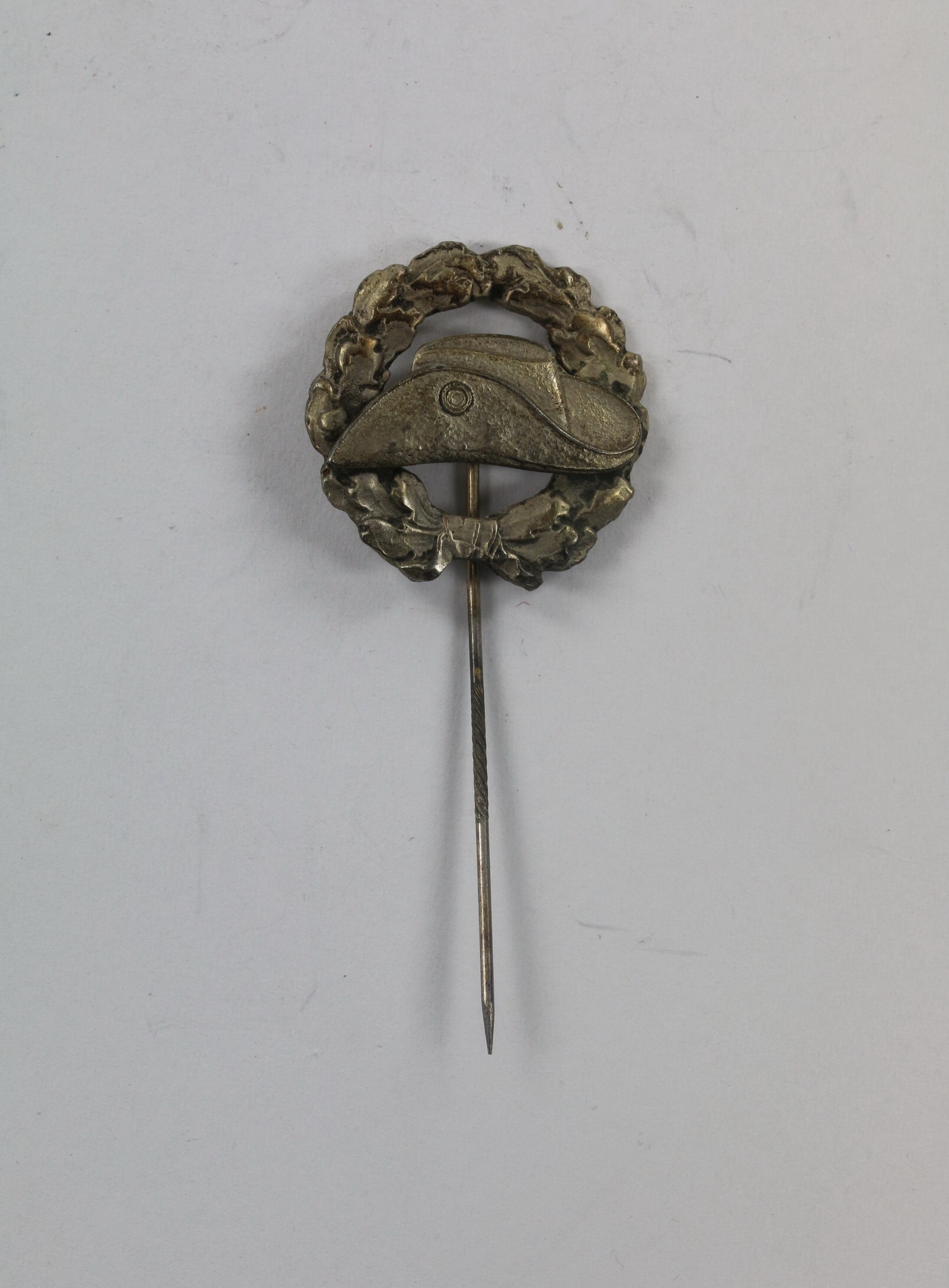 verein_ehemaliger_kolonial_und_auslandstruppen_ehrennadel_in_silber_1_ Verein ehemaliger Kolonial- und Auslandstruppen, Ehrennadel in Silber – Bild 1