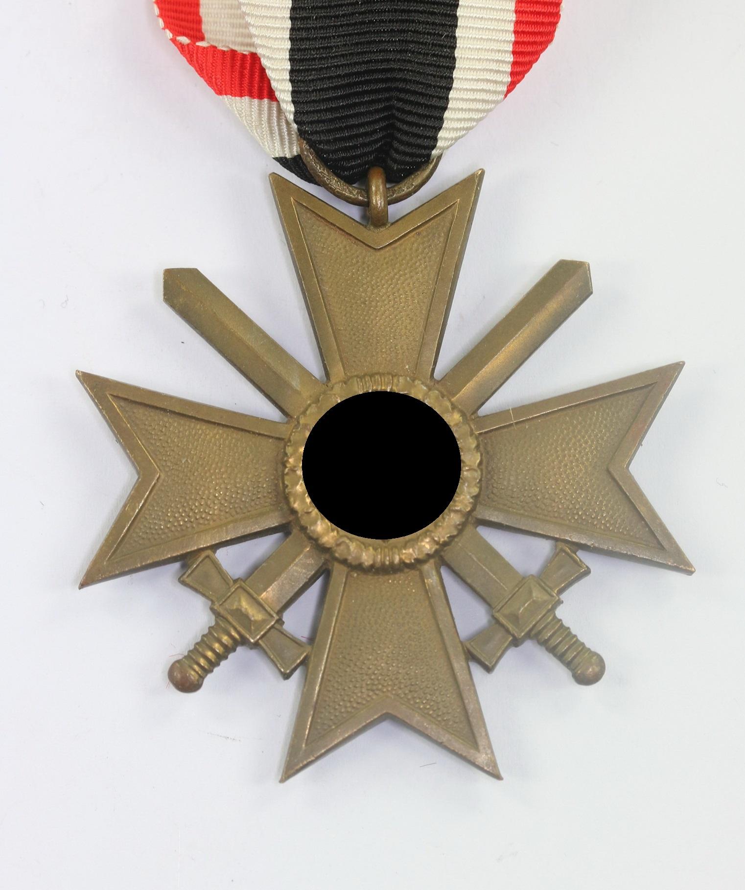  Kriegsverdienstkreuz 2. Klasse mit Schwertern, ohne Hersteller (Buntmetall) – Bild 1
