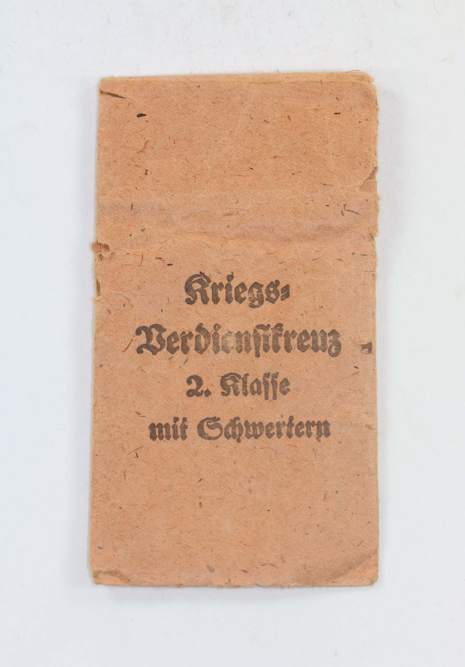 verleihungst_te_kriegsverdienstkreuz_2 Verleihungstüte Kriegsverdienstkreuz 2. Klasse mit Schwertern, Ordensfabrik Fritz Zimmermann Stuttgart – Bild 1
