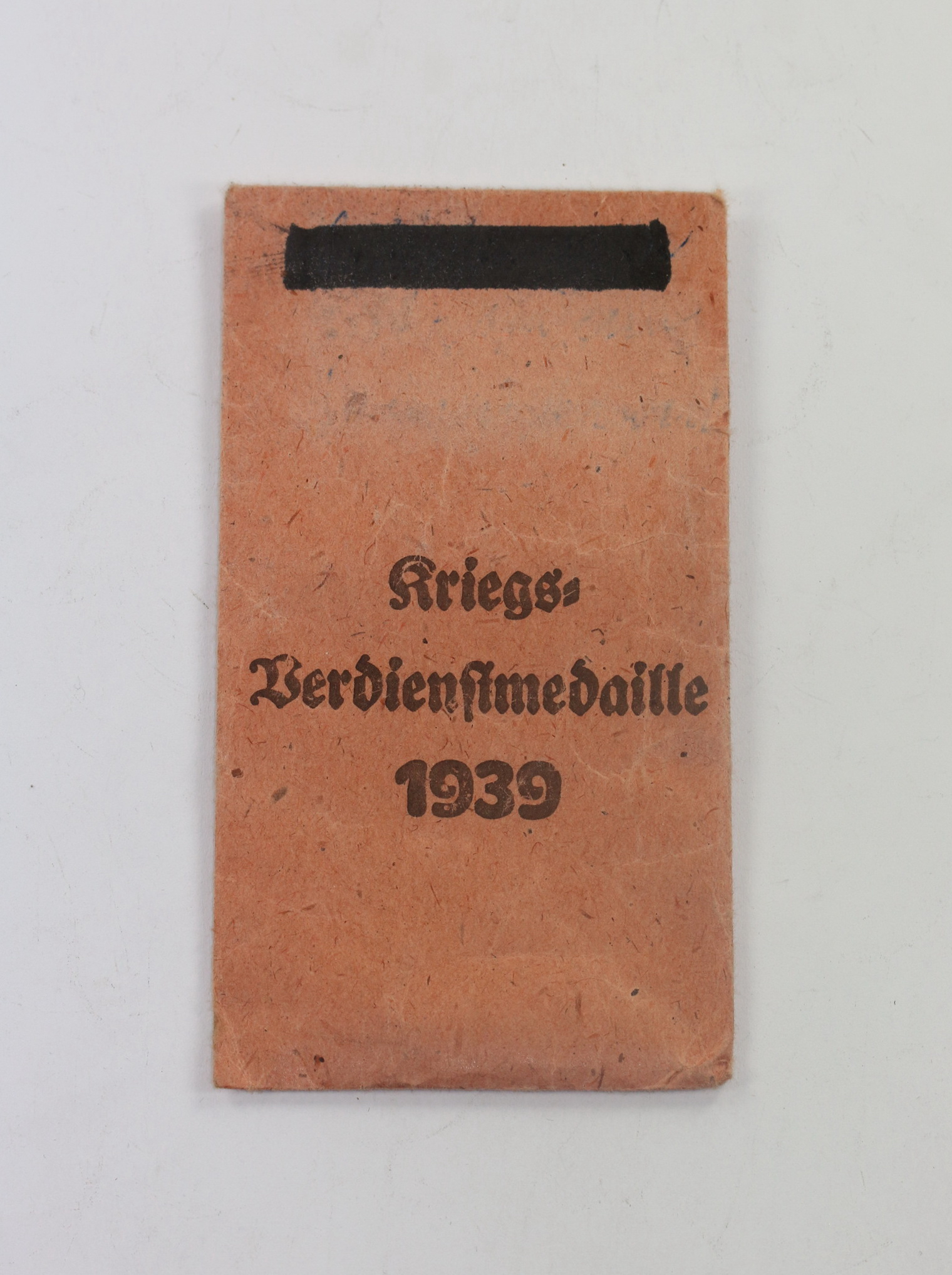 verleihungst_te_kriegsverdienstmedaille_1939_gottl Verleihungstüte Kriegsverdienstmedaille 1939, Gottl. Fr. & Sohn, Pforzheim – Bild 1
