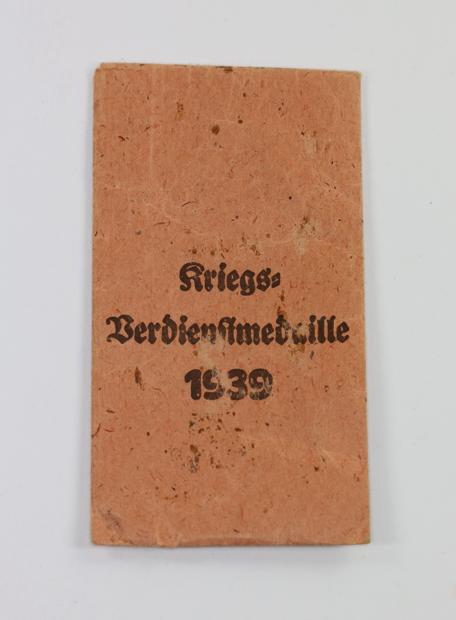 verleihungst_te_kriegsverdienstmedaille_gottlieb_fr Verleihungstüte Kriegsverdienstmedaille, Gottlieb Fr. Keck & Sohn Pforzheim – Bild 1