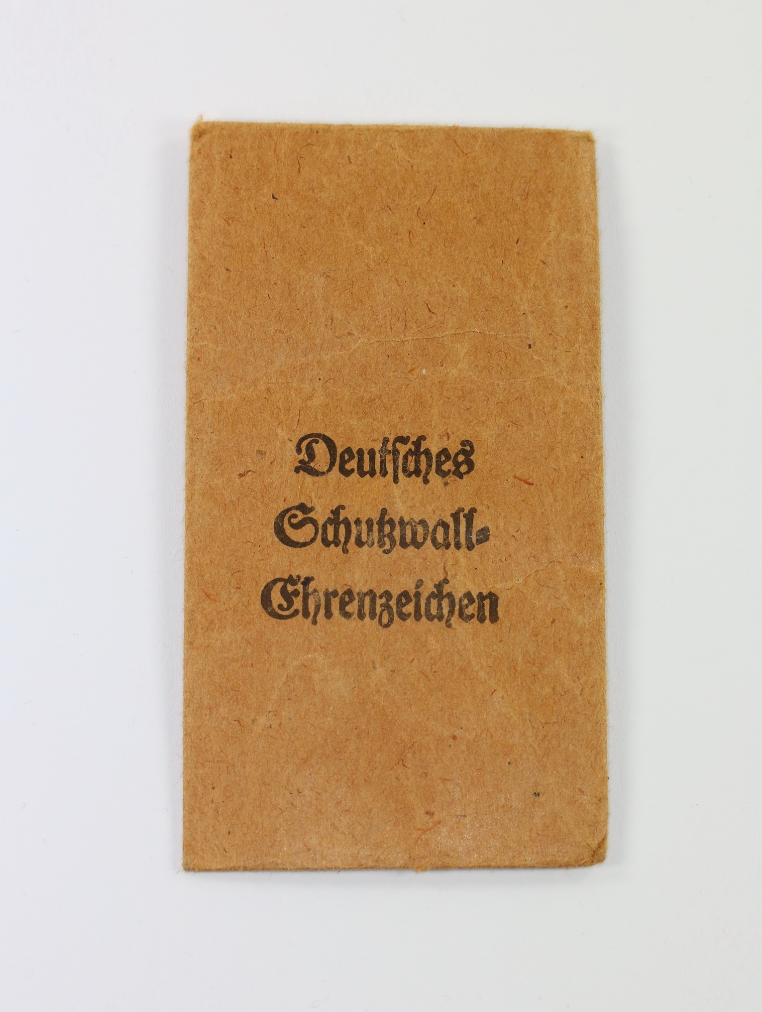 Verleihungstüte Schutzwall Ehrenzeichen Metallwarenfabrik Anton Markovsky's Sohn  – Bild 1