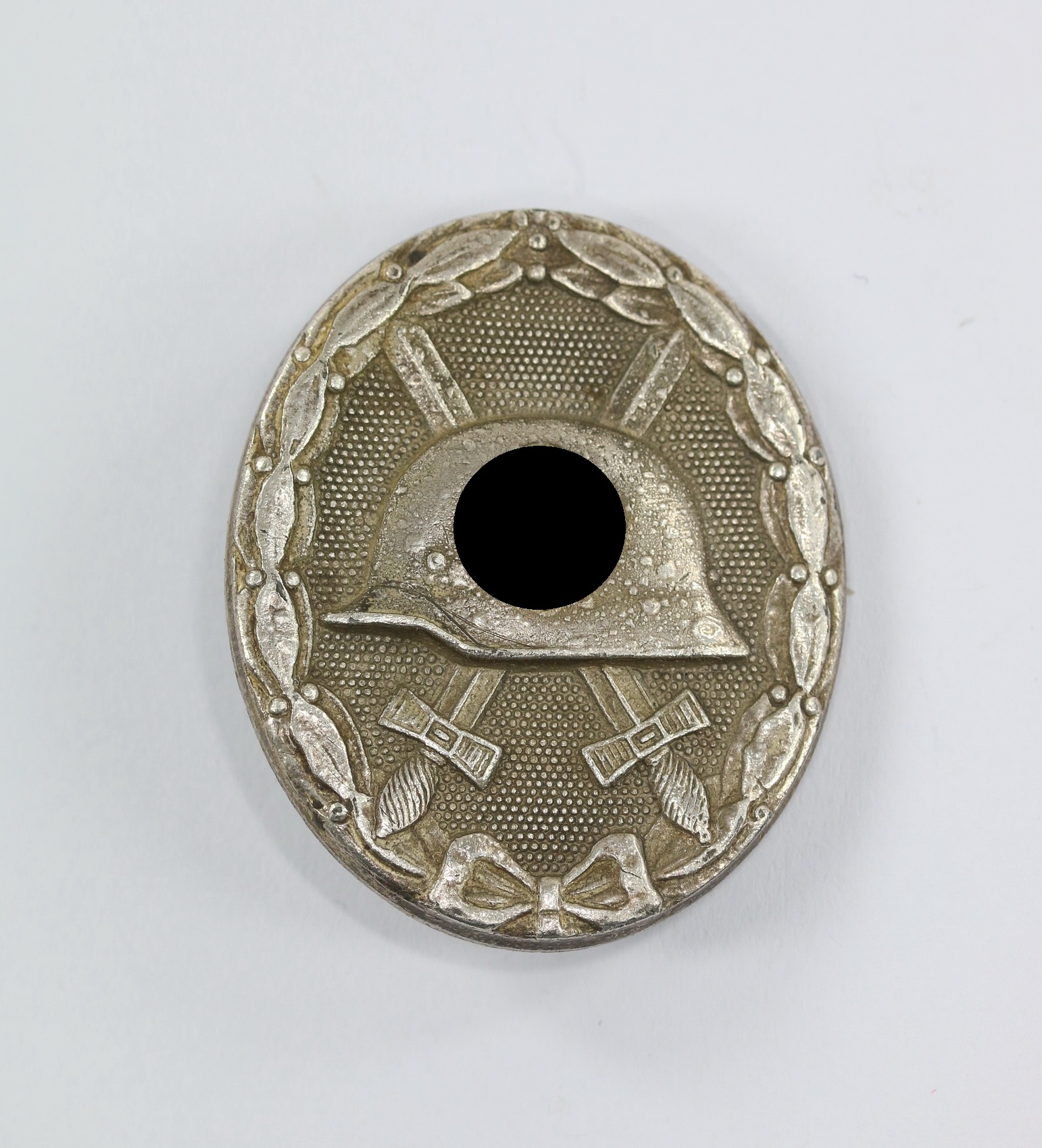 verwundetenabzeichen_1939_silber_hersteller_107_carl_wild_hamburg_1__1 Verwundetenabzeichen in Silber, Hst. 107 – Bild 1