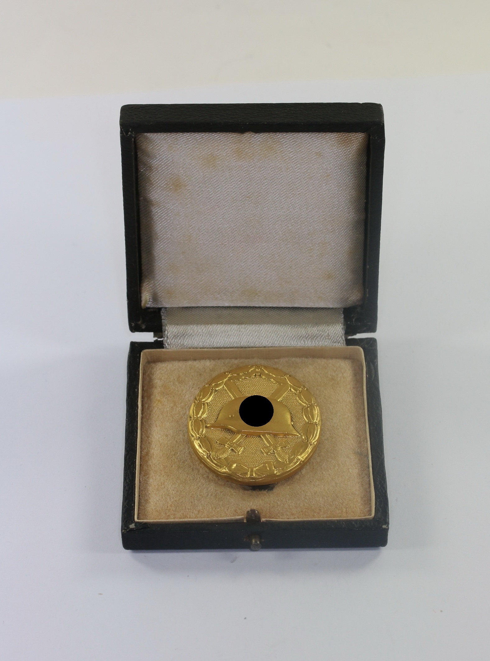 verwundetenabzeichen_in_gold_1939_hauptm_nzamt_wien_im_etui_hauptm_nzamt_wien_iii_1__1 Verwundetenabzeichen in Gold 1939, Hauptmünzamt Wien, im Etui, Hauptmünzamt Wien III. – Bild 1