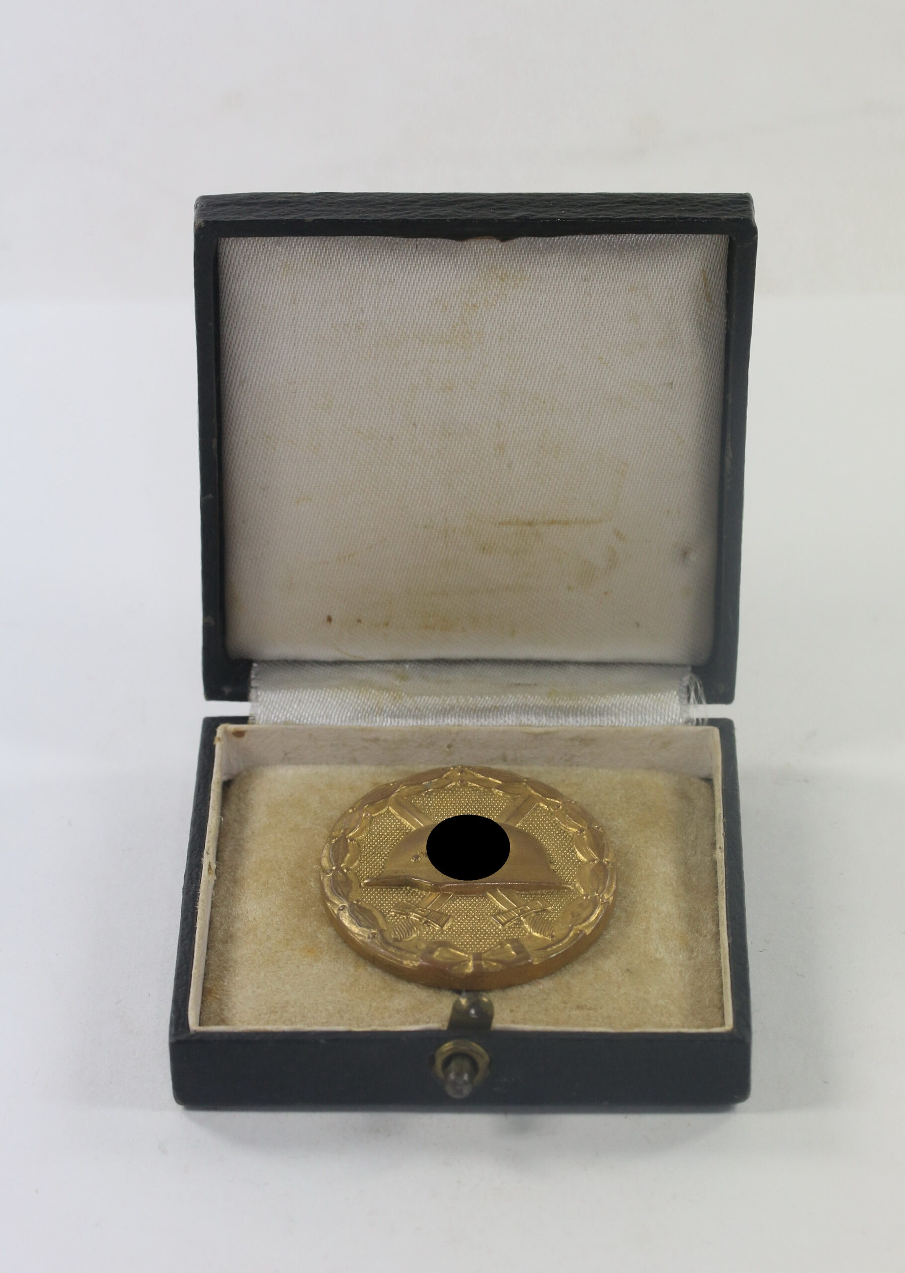verwundetenabzeichen_in_gold_1939_hauptm_nzamt_wien_im_etui_hauptm_nzamt_wien_iii_1__1_2 Verwundetenabzeichen in Gold 1939, Hauptmünzamt Wien, im Etui Hauptmünzamt Wien III. – Bild 1