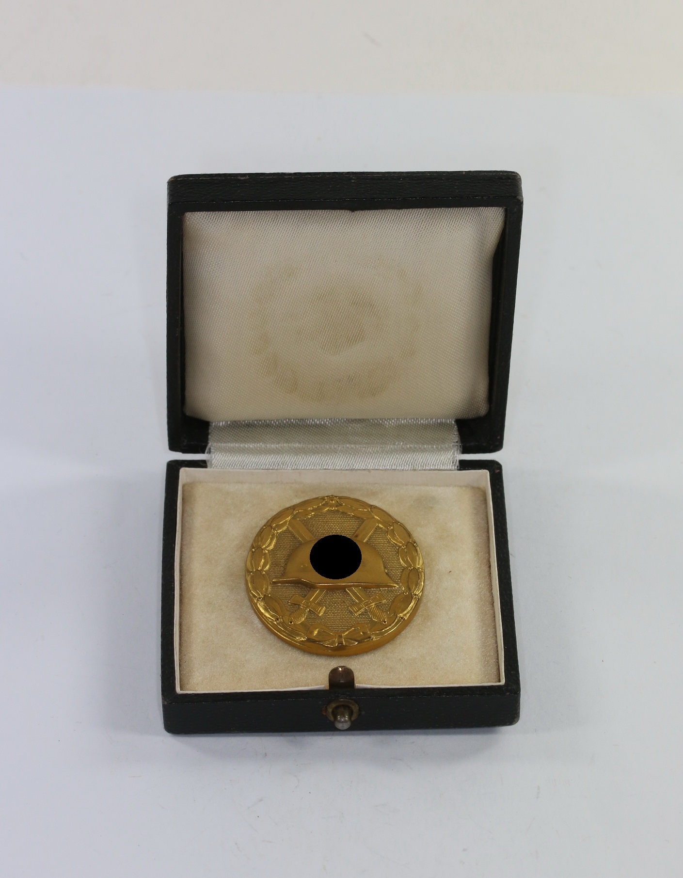 Verwundetenabzeichen in Gold, Hauptmünzamt Wien, im Etui, Hauptmann Fritz Merkl – Bild 1