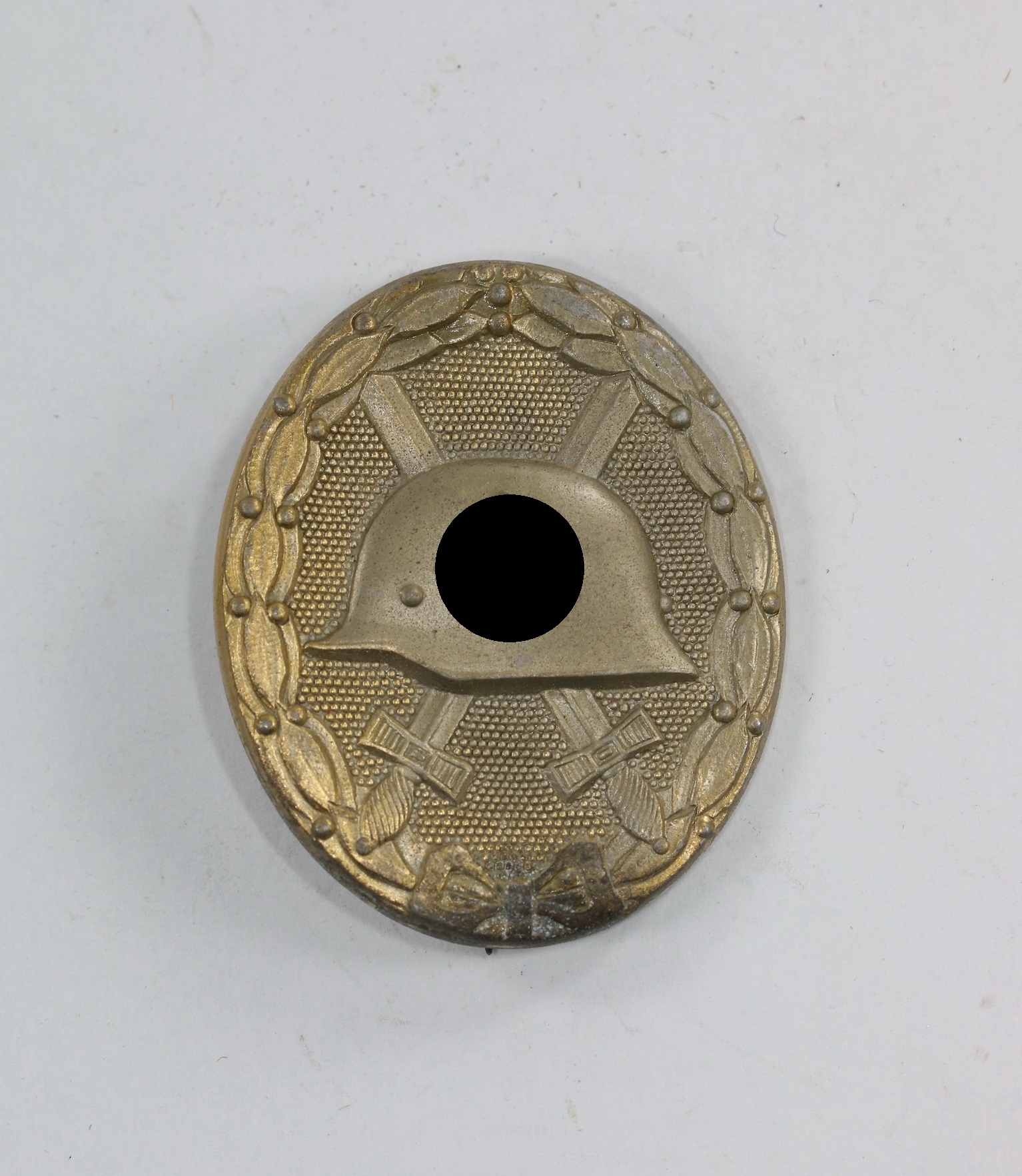 verwundetenabzeichen_in_gold_hersteller_107_carl_wild_hamburg_1__1 Verwundetenabzeichen in Gold, Hst. 107 – Bild 1