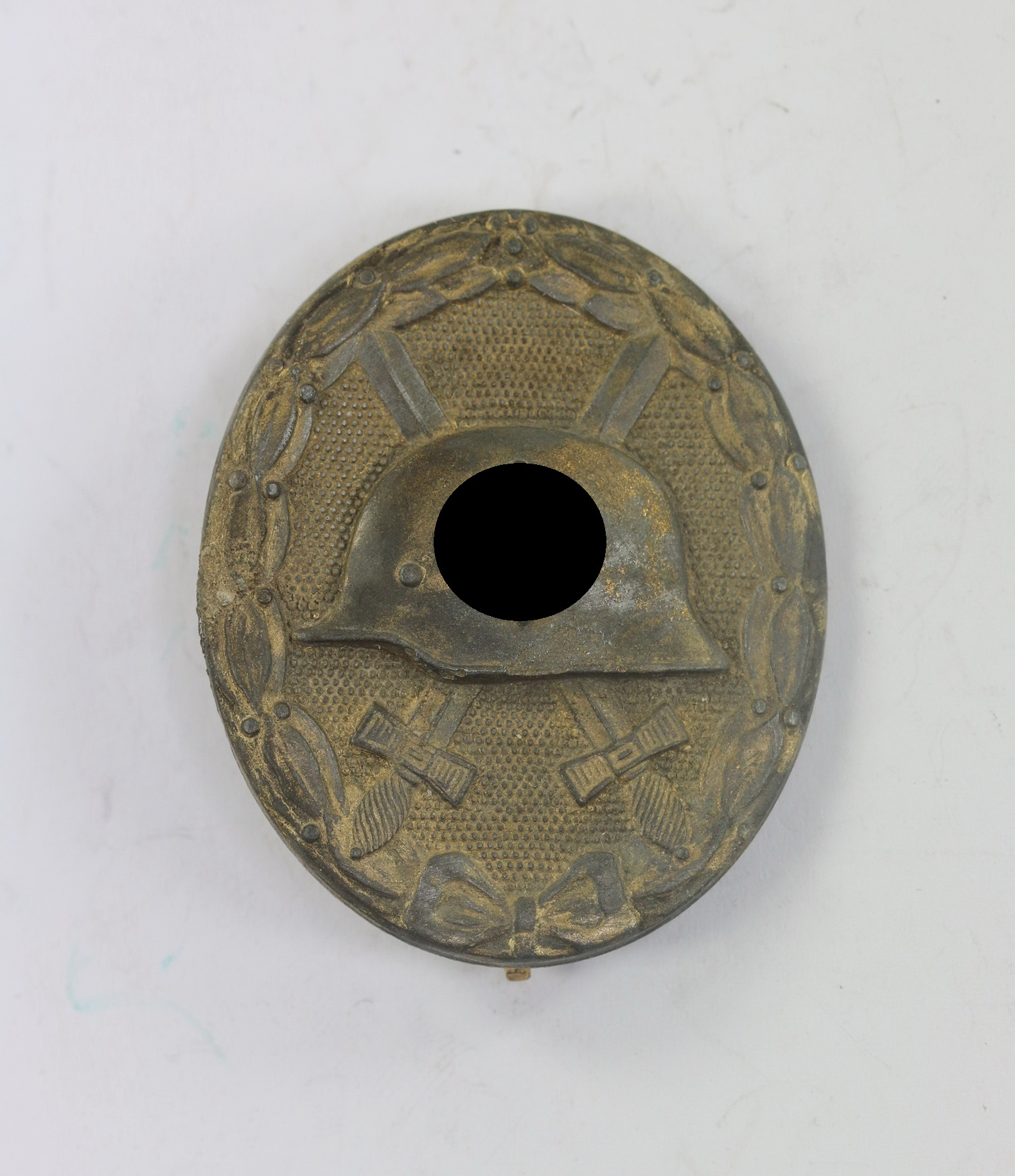 verwundetenabzeichen_in_gold_hst Verwundetenabzeichen in Gold, Hst. 30 (Hauptmünzamt Wien), Zink – Bild 1