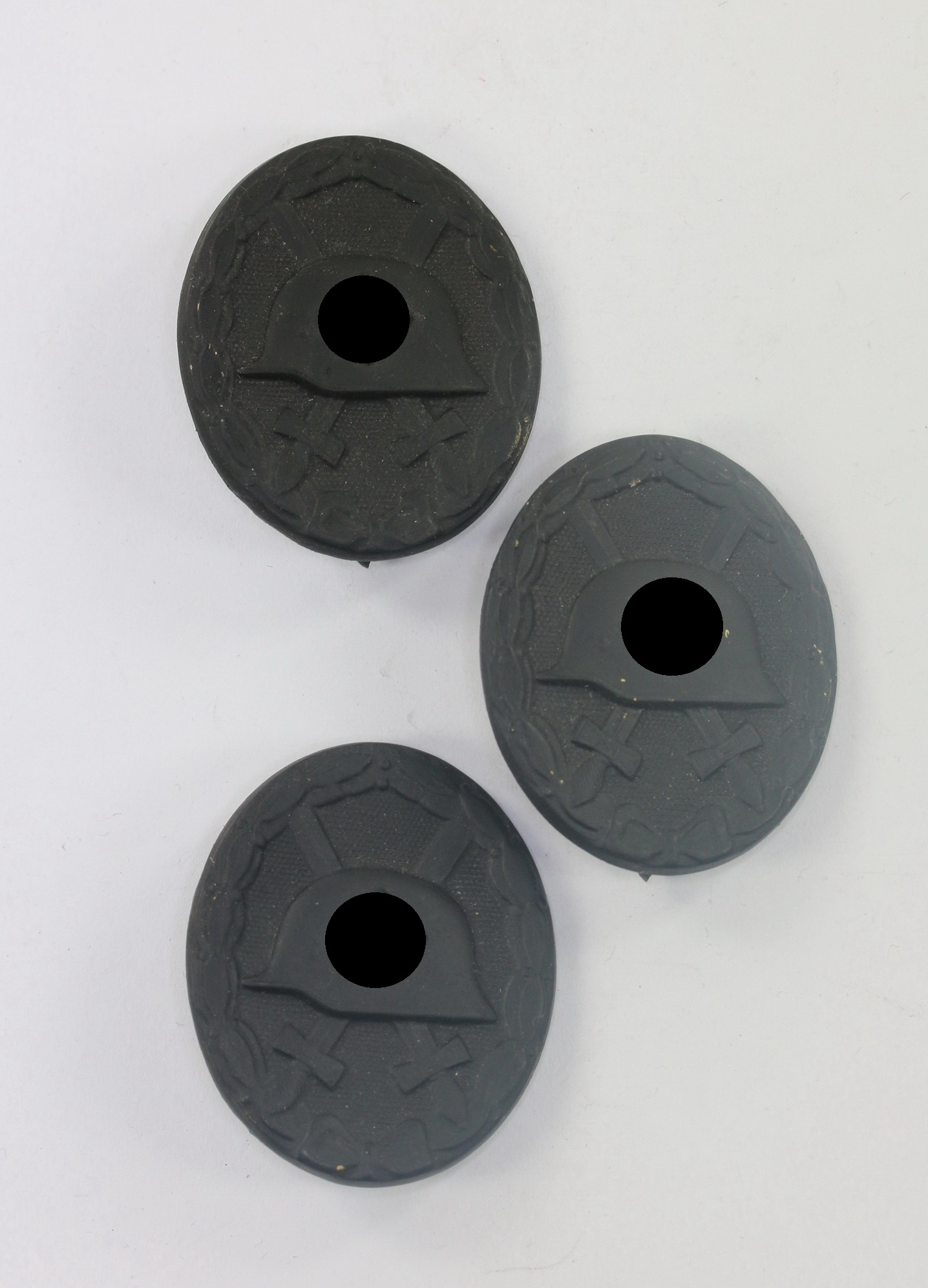 verwundetenabzeichen_in_schwarz_1939_deschler_sohn_m_nchen_eisen_hortfund_1__1_1 Verwundetenabzeichen in Schwarz 1939, Deschler & Sohn, München, Buntmetall, Hortfund (!) – Bild 1