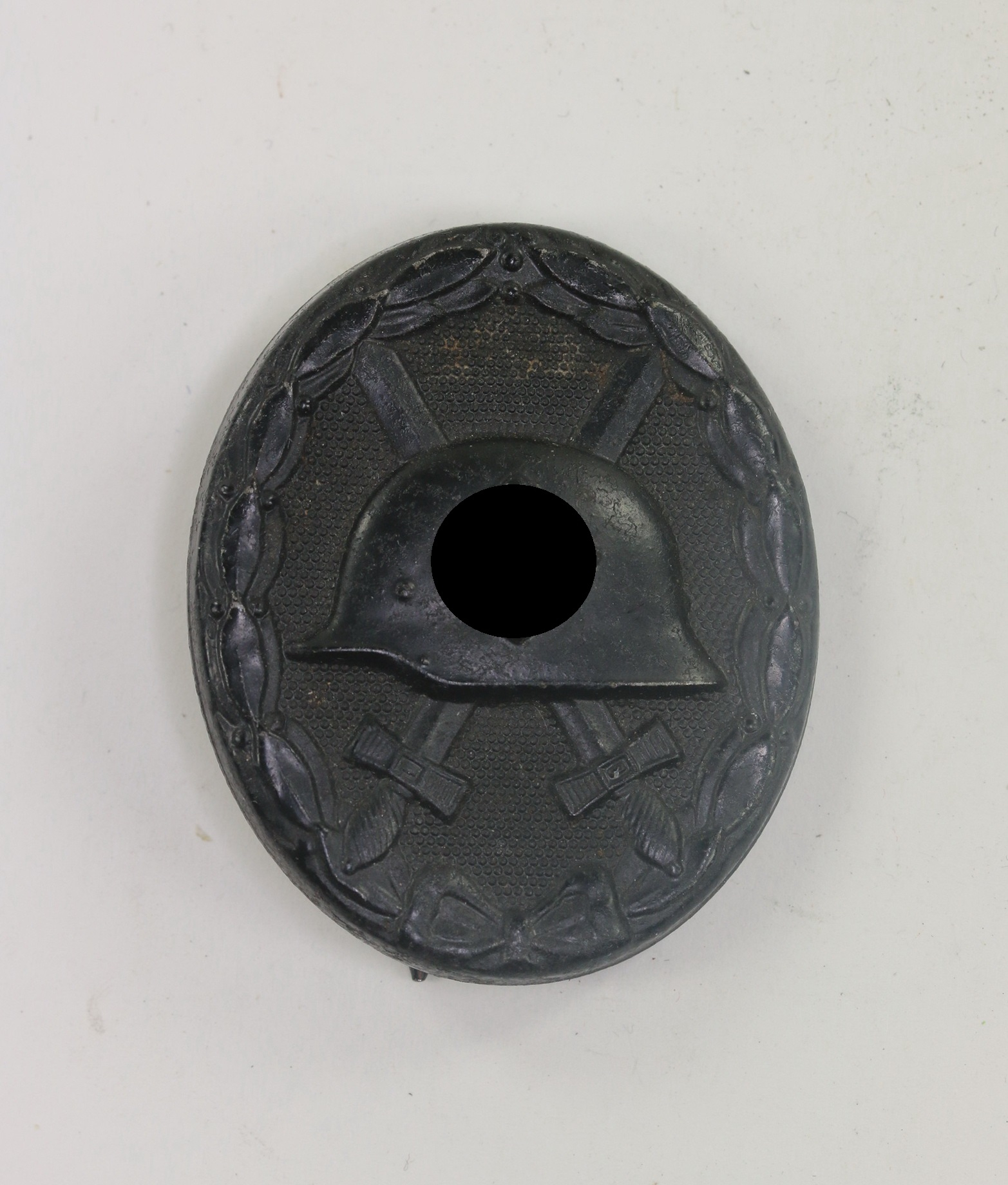 verwundetenabzeichen_in_schwarz_1939_eisen_ohne_hersteller_1__44 Verwundetenabzeichen in Schwarz 1939, Eisen, ohne Hersteller – Bild 1