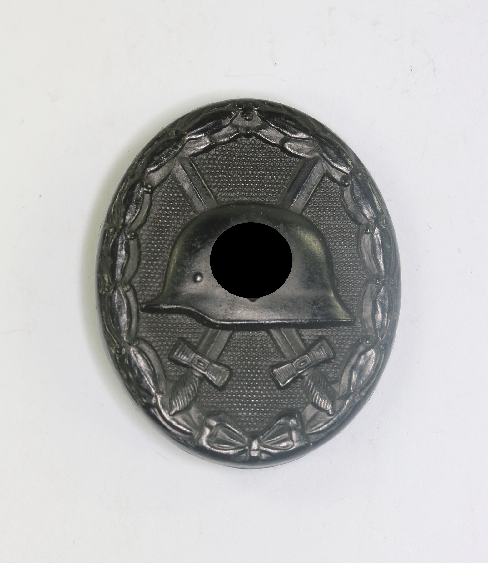 Verwundetenabzeichen in Schwarz 1939, Hst. 107 (Carl Wild, Hamburg) – Bild 1