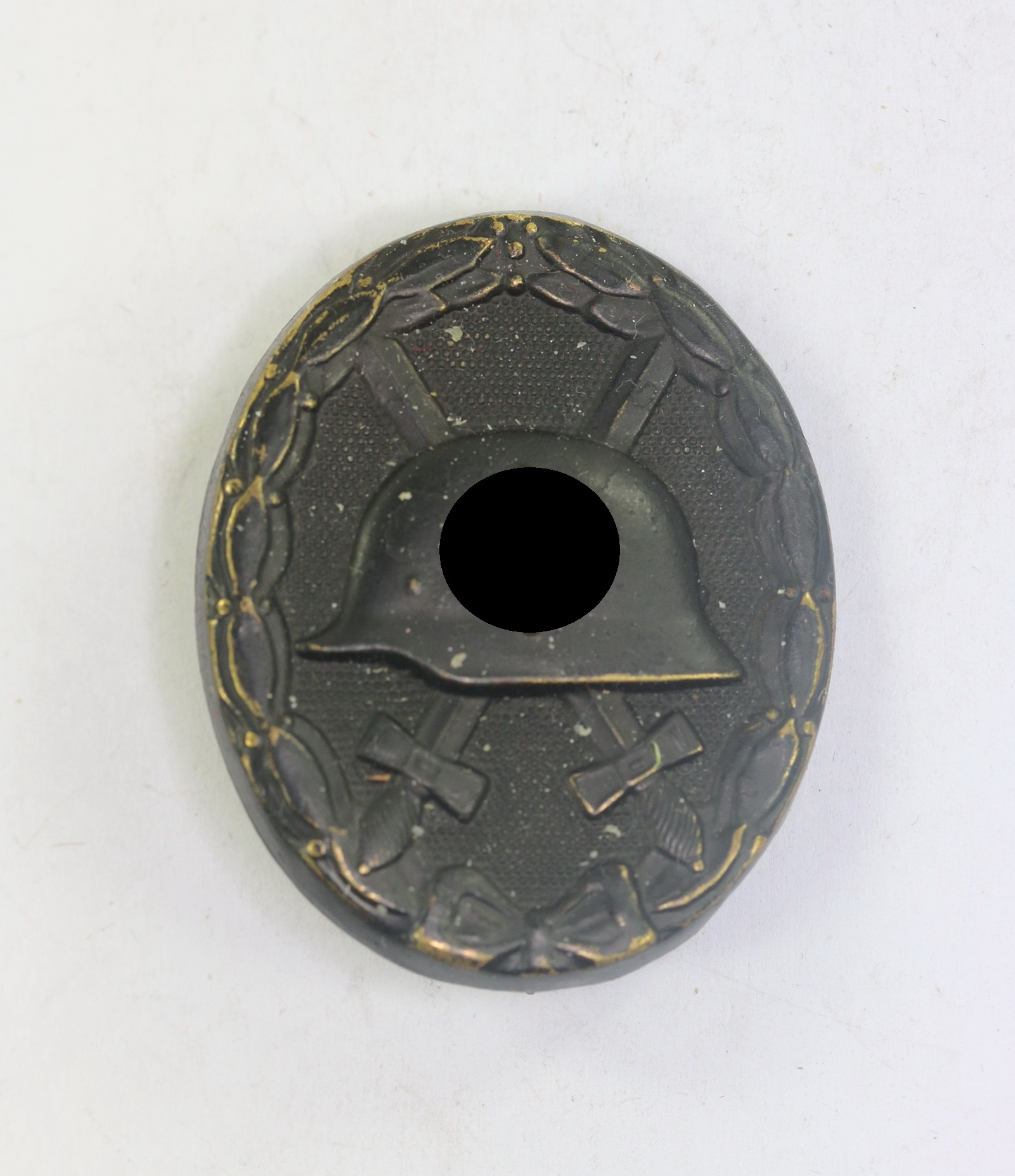 Verwundetenabzeichen in Schwarz 1939, Hst. L/11 (Wilhelm Deumer, Lüdenscheid), Buntmetall – Bild 1