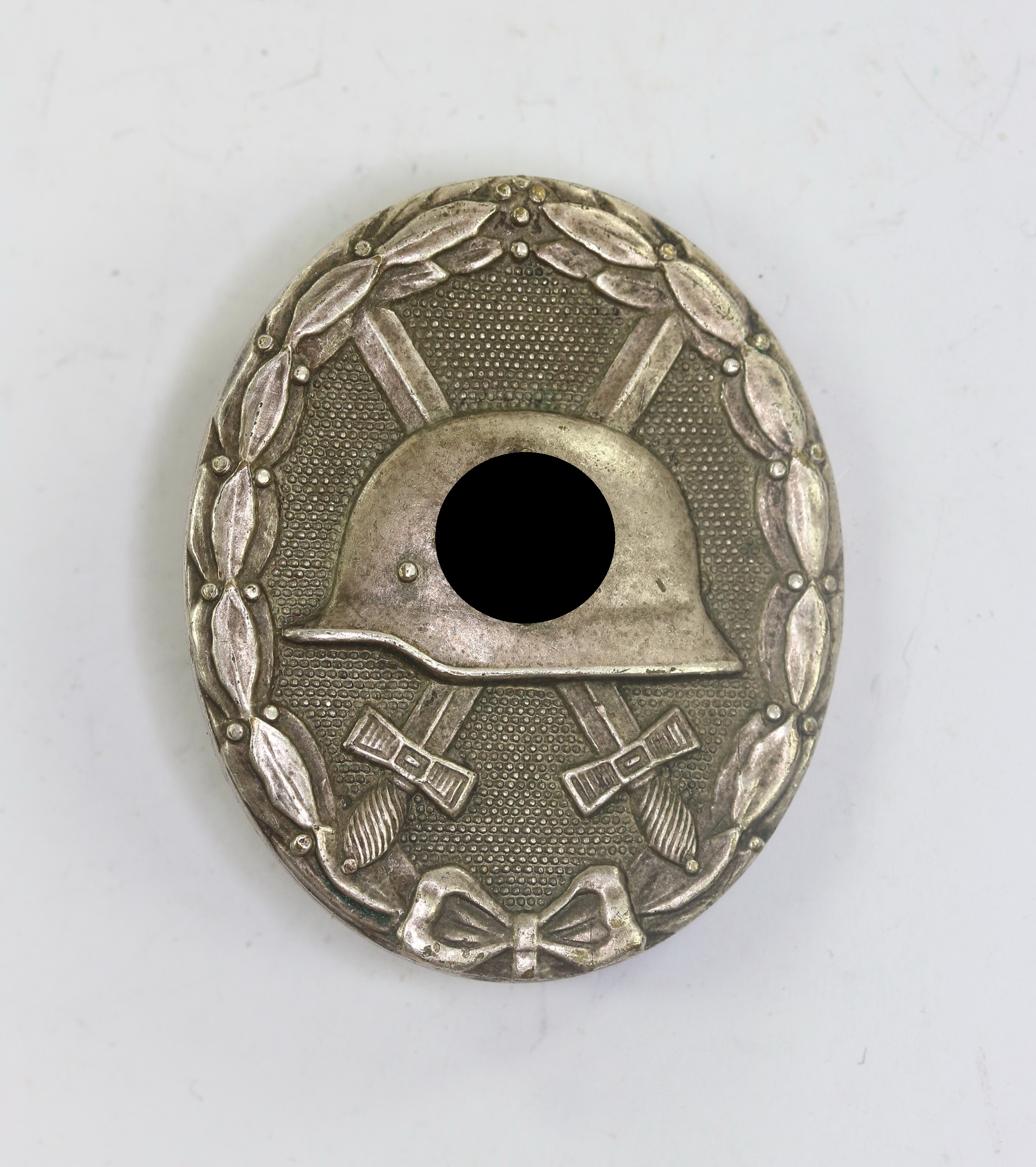 Verwundetenabzeichen in Silber 1939, Hauptmünzamt Wien (Buntmetall) – Bild 1