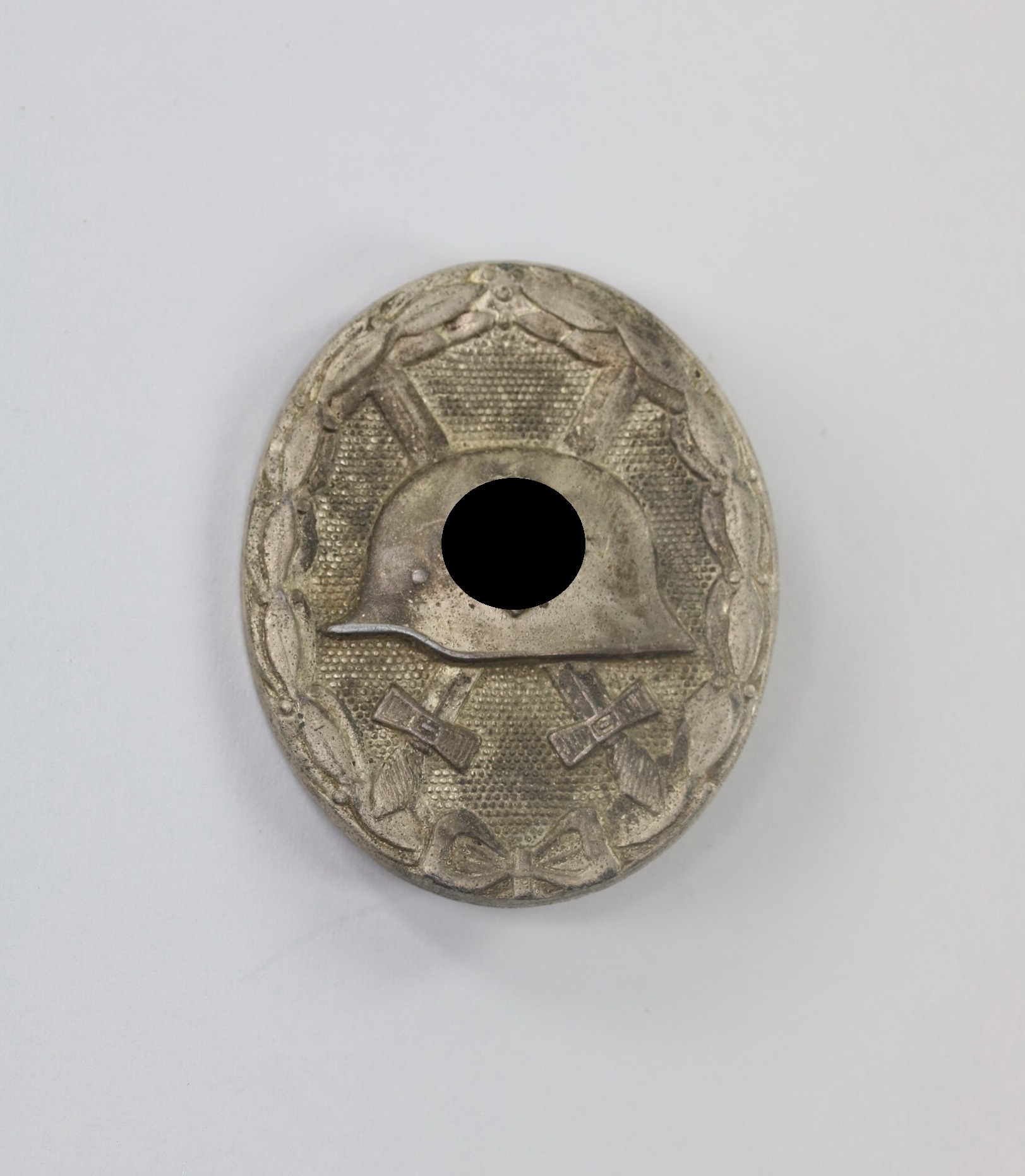 Verwundetenabzeichen in Silber 1939, Hst. 107 (Carl Wild, Hamburg) – Bild 1