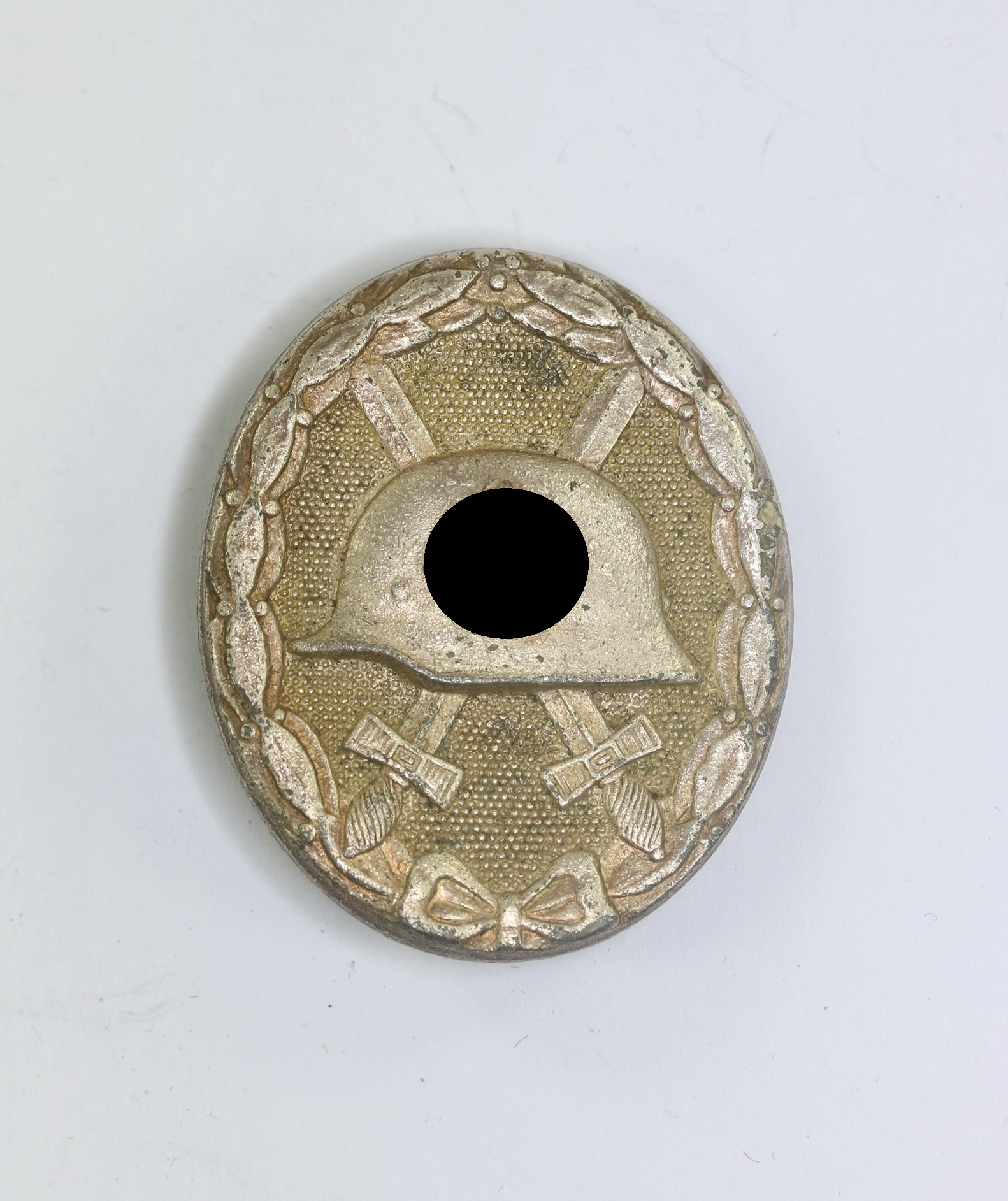 Verwundetenabzeichen in Silber 1939, Hst. 107 (Carl Wild, Hamburg) – Bild 1