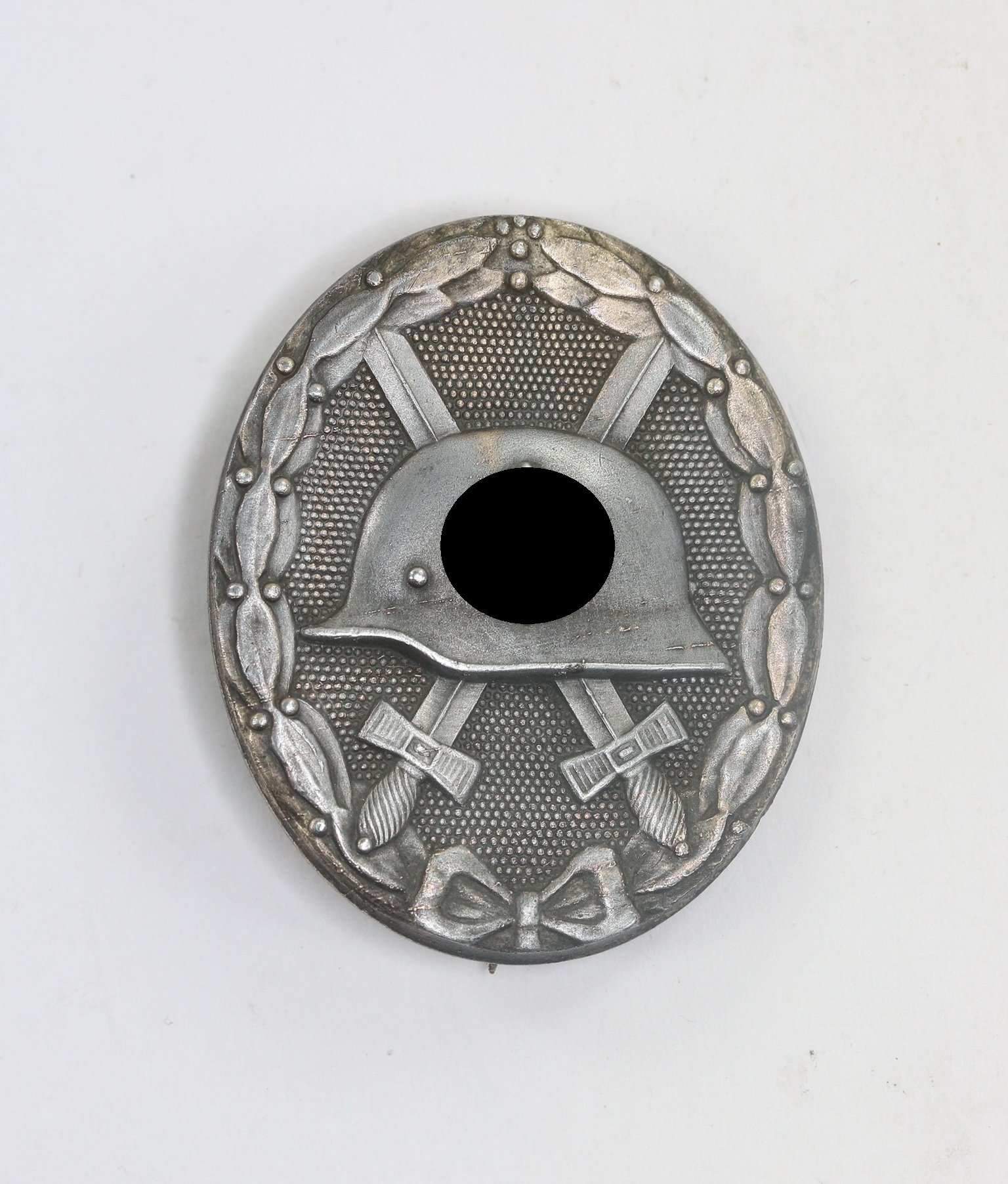 Verwundetenabzeichen in Silber 1939, Hst. 127 (Moritz Hausch AG, Pforzheim) – Bild 1