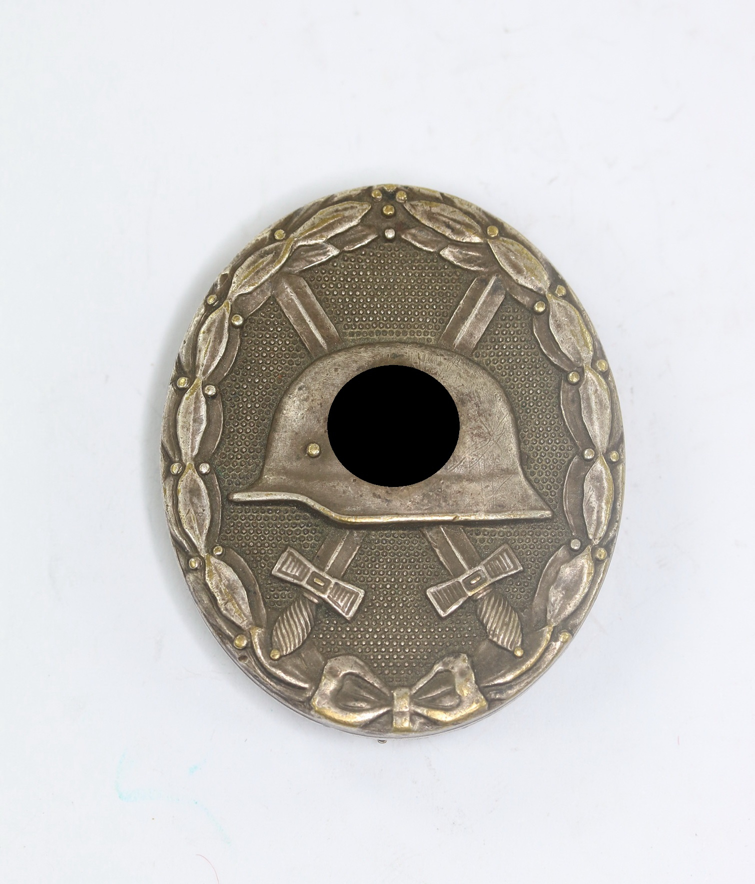 Verwundetenabzeichen in Silber 1939, Hst. 30, breite Nadel (Hauptmünzamt Wien) – Bild 1