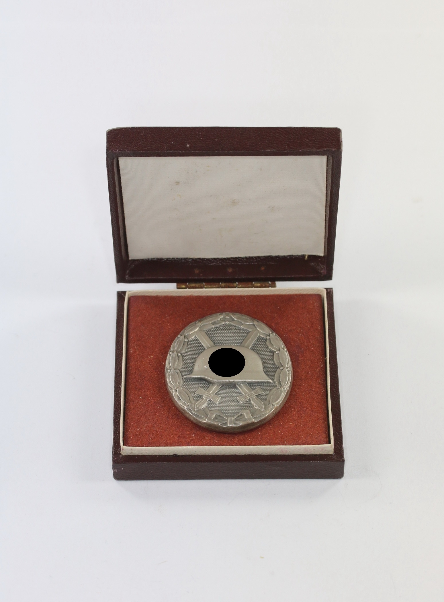 verwundetenabzeichen_in_silber_hst Verwundetenabzeichen in Silber, Hst. 13, im Etui – Bild 1