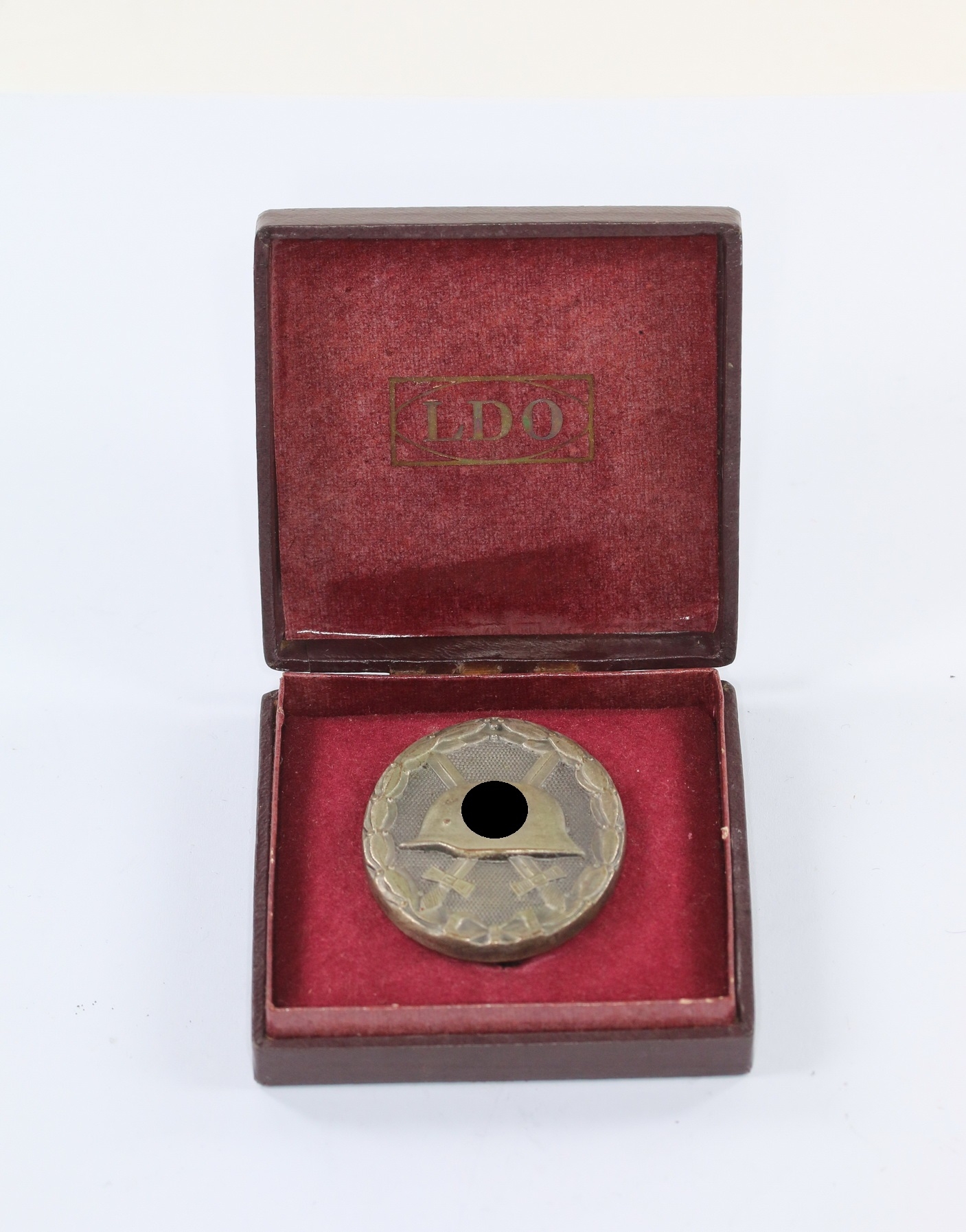verwundetenabzeichen_in_silber_wilhelm_deumer_buntmetall_im_ldo_etui_l11_1__1 Verwundetenabzeichen in Silber, Wilhelm Deumer, Buntmetall, im LDO Etui L/11 – Bild 1