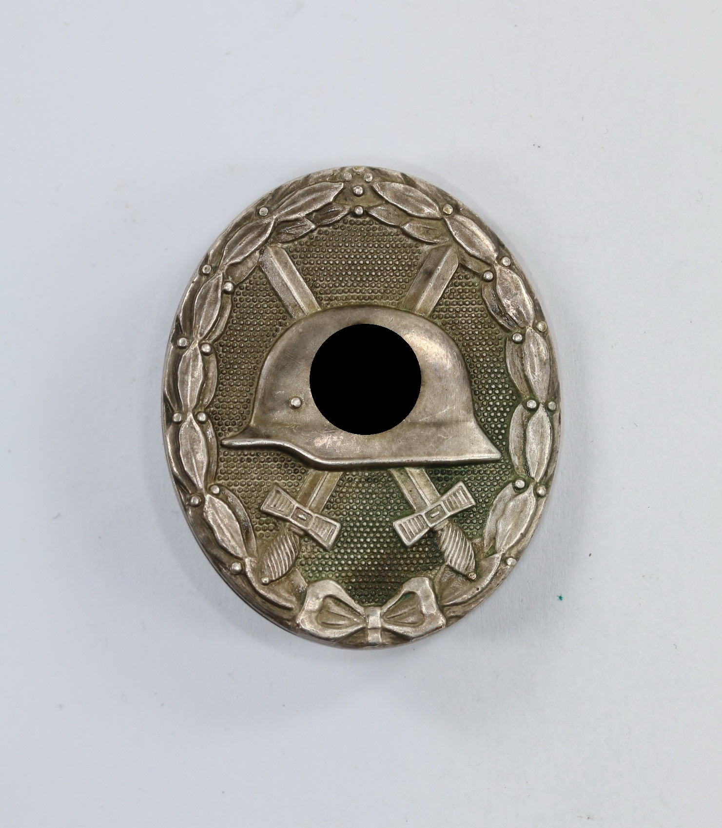 verwundetenabzeichen_silber_30_hauptmuenzamt_wien_1__1 Verwundetenabzeichen in Silber, Hst. 30 – Bild 1