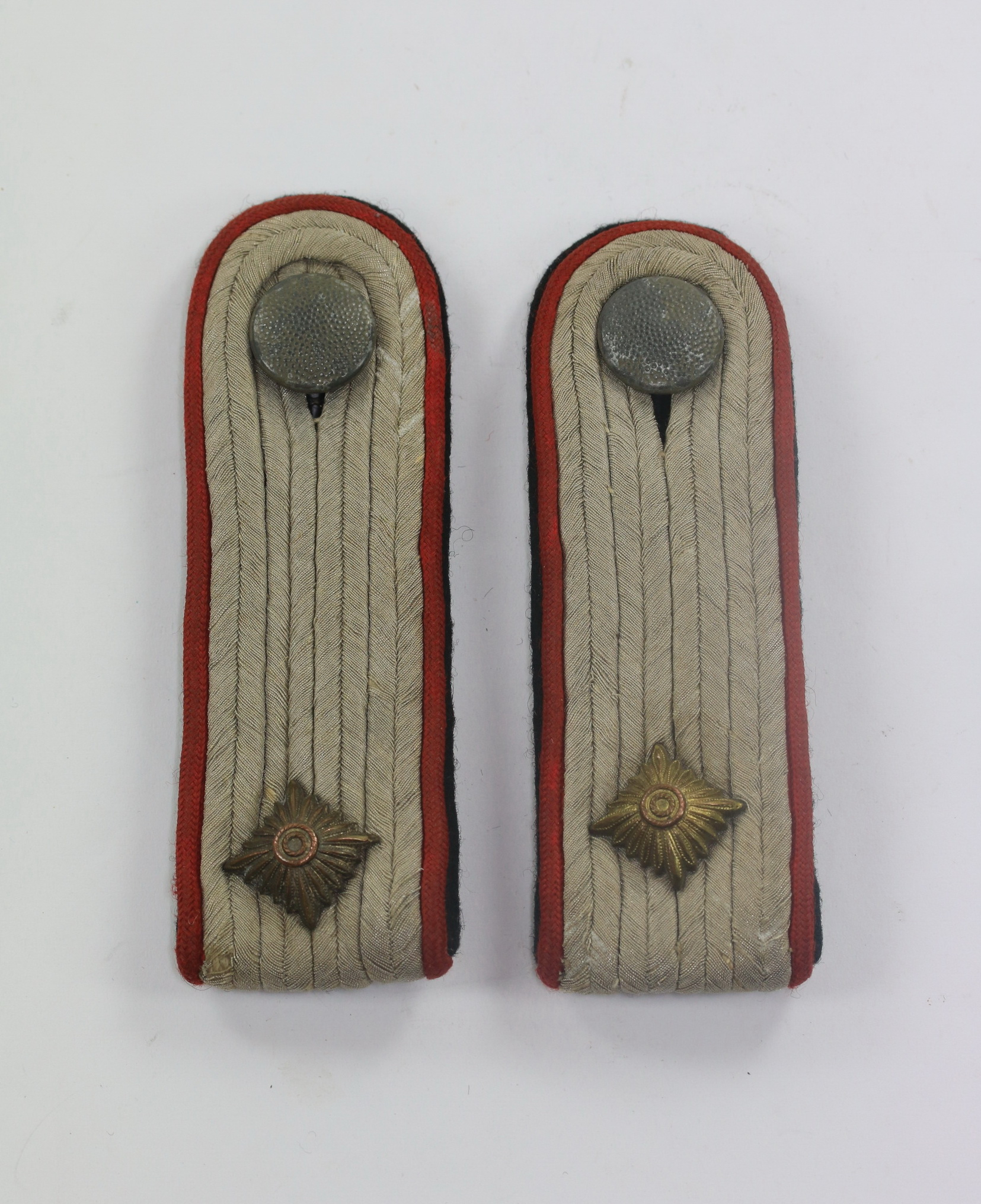 Waffen SS, Paar Schulterklappen für einen Obersturmführer Artillerie – Bild 1