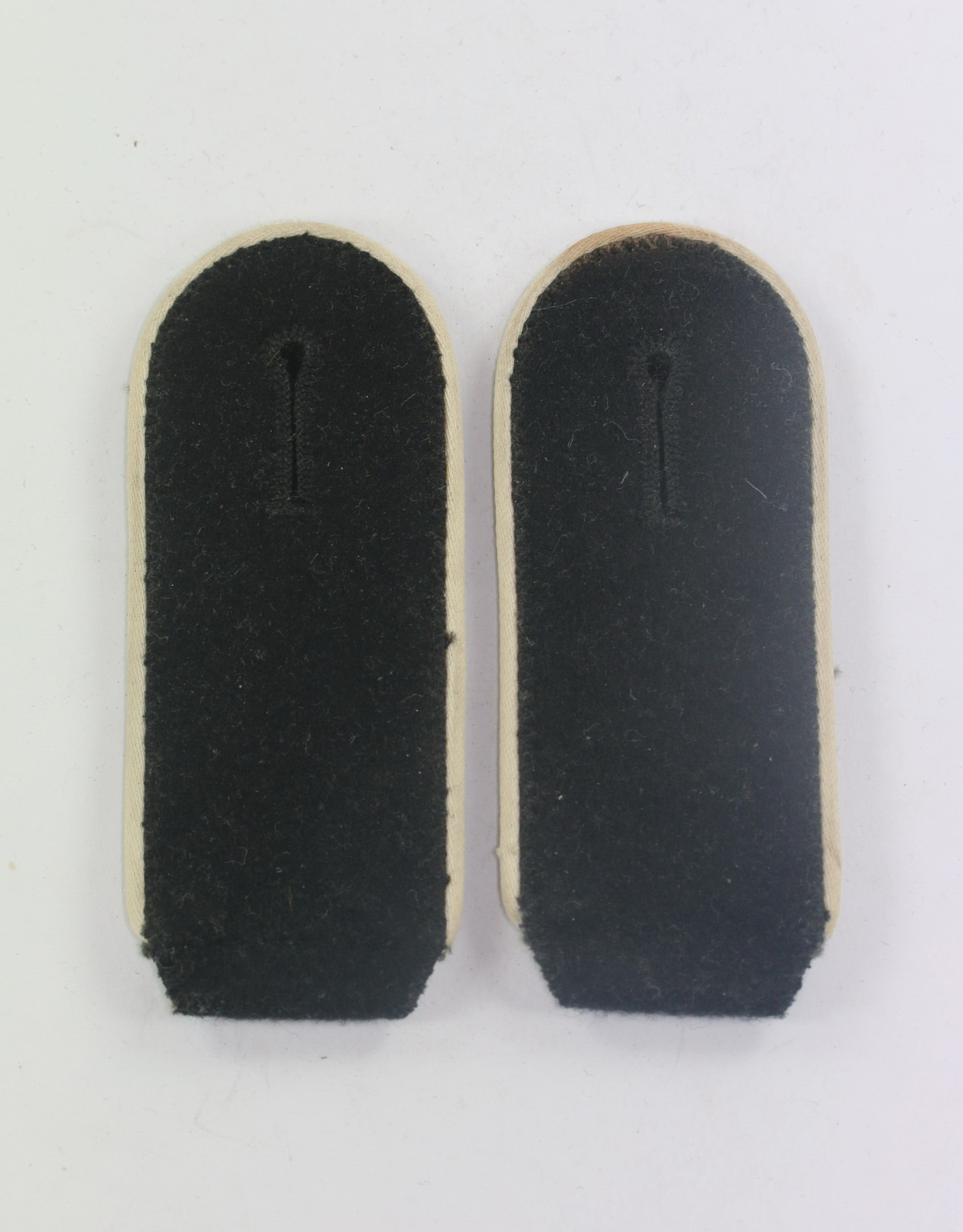 Waffen SS, Paar Schulterklappen für Mannschaften Infanterie (Waffenfarbe Weiß) – Bild 1