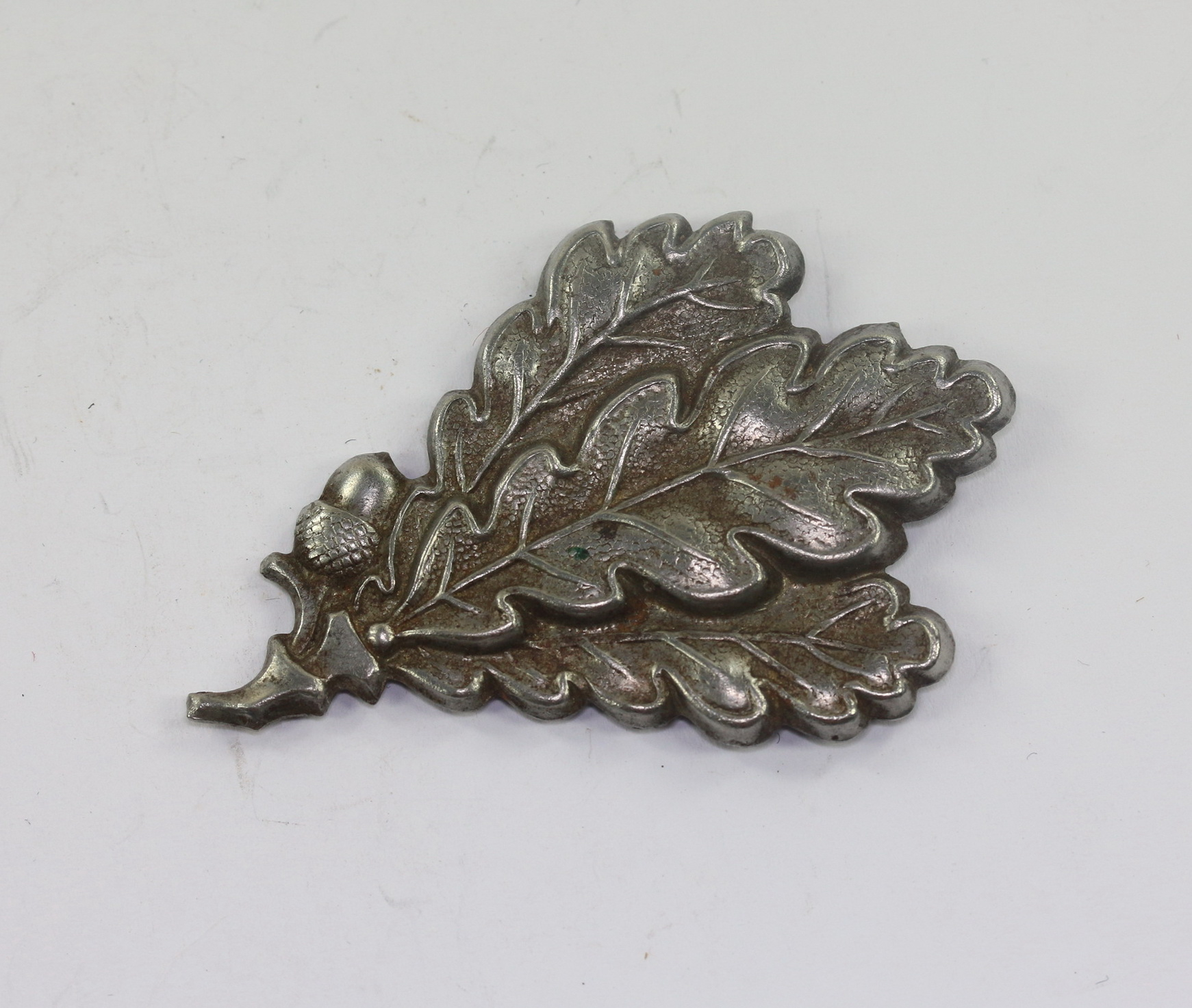 Wehmacht Heer, Eichenlaub für Feldmütze M43 Jägertruppe (Stahl) – Bild 1