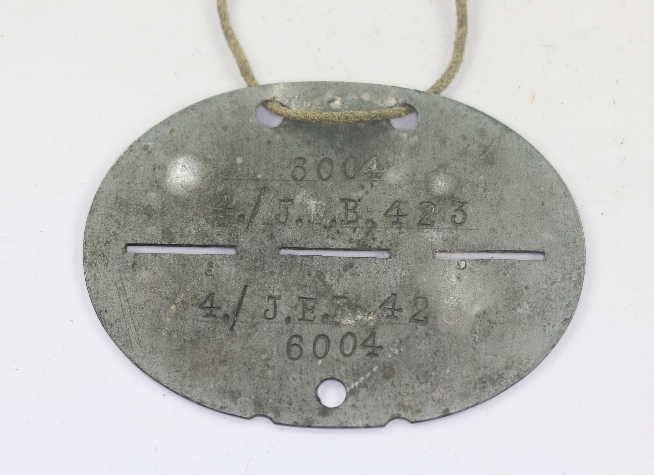 Wehrmacht Heer, Erkennungsmarke Infanterie-Ersatz-Bataillon 423 J.E.B. 423 – Bild 1