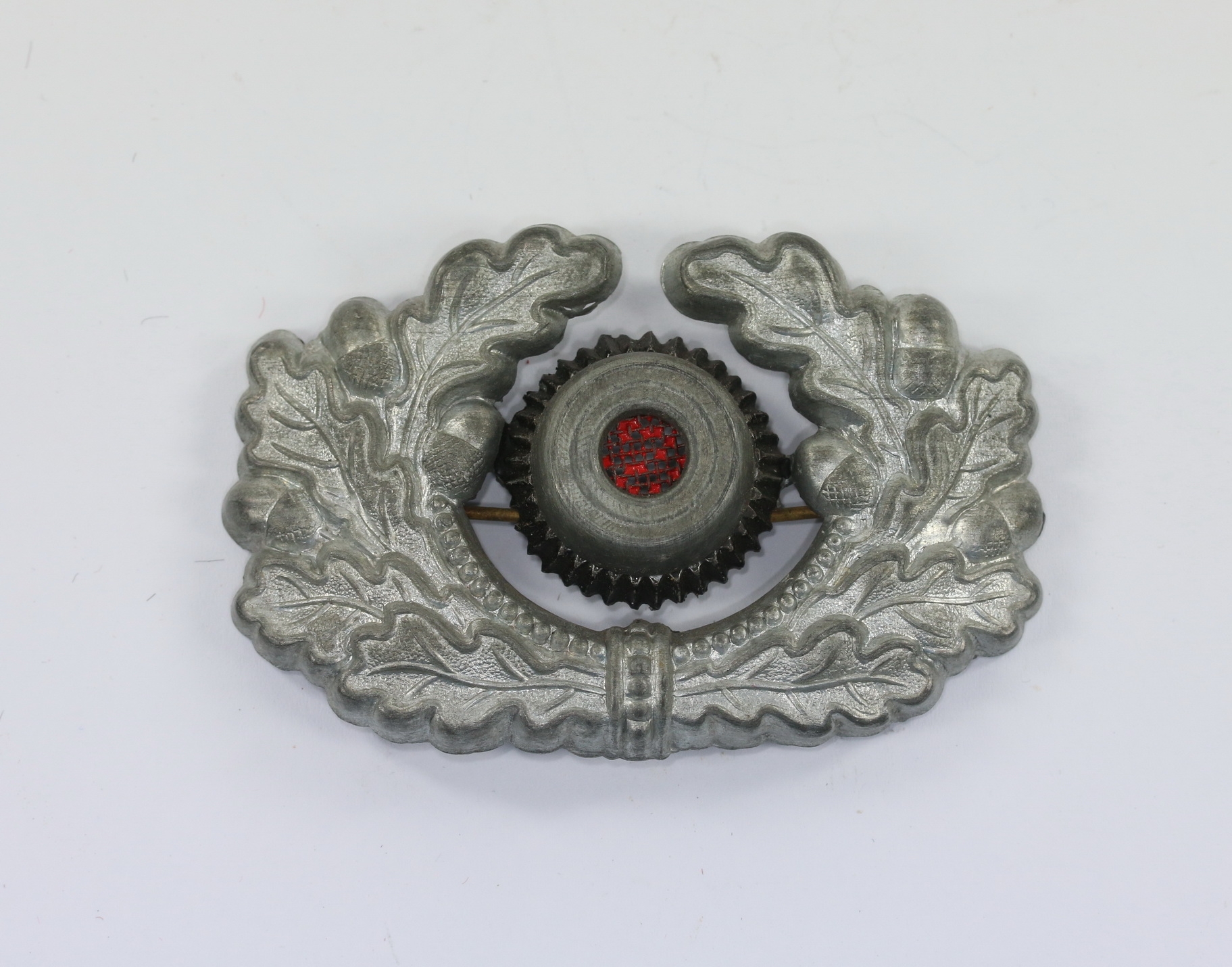 Wehrmacht Heer, Kokarde mit Eichenlaub für die Schirmmütze – Bild 1