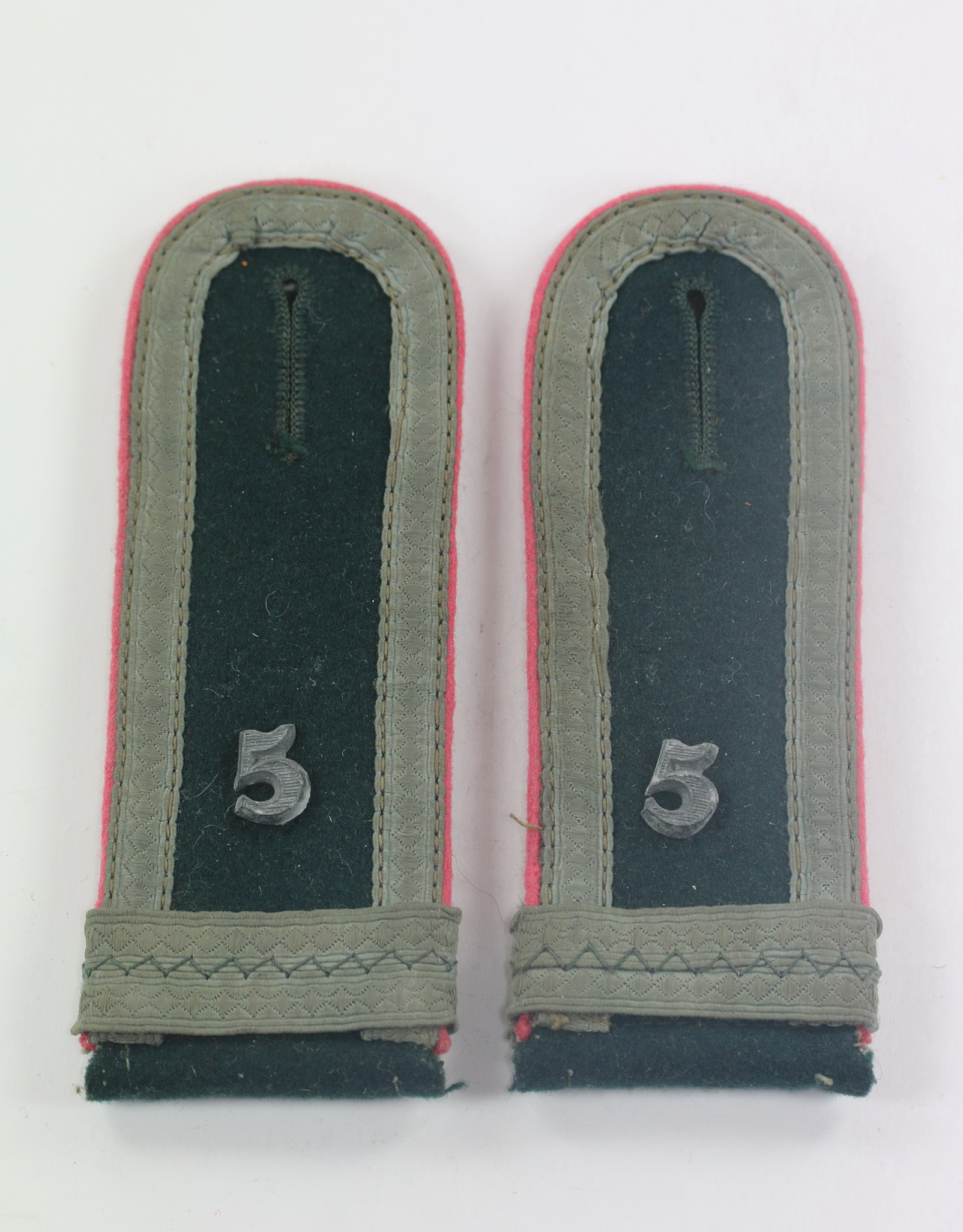 Wehrmacht Heer, Paar Schulterklappen für einen Fahnenjuncker Panzerabwehrabteilung 5 – Bild 1