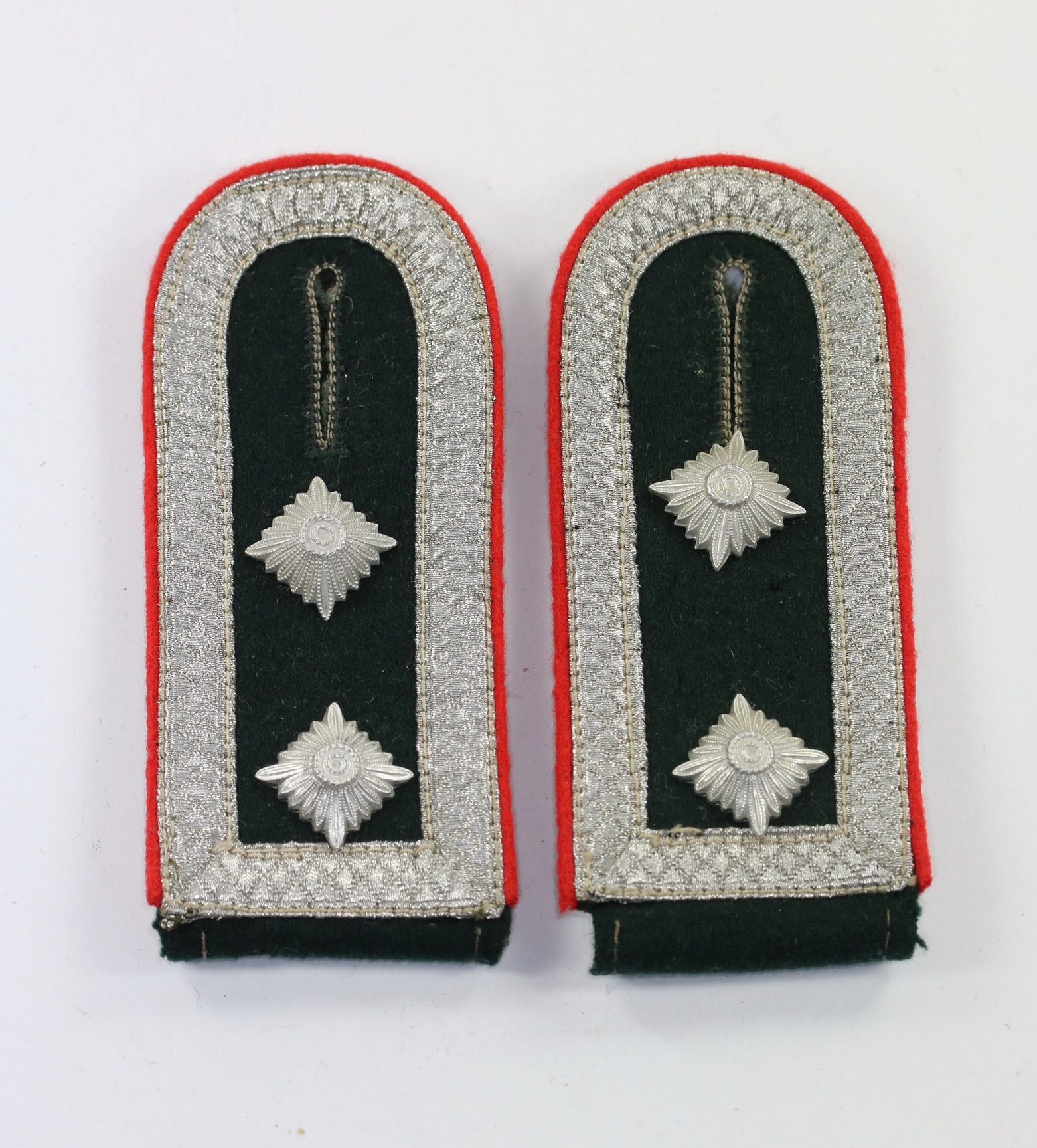 Wehrmacht Heer, Paar Schulterklappen für einen Feldwebel der Artillerie  – Bild 1