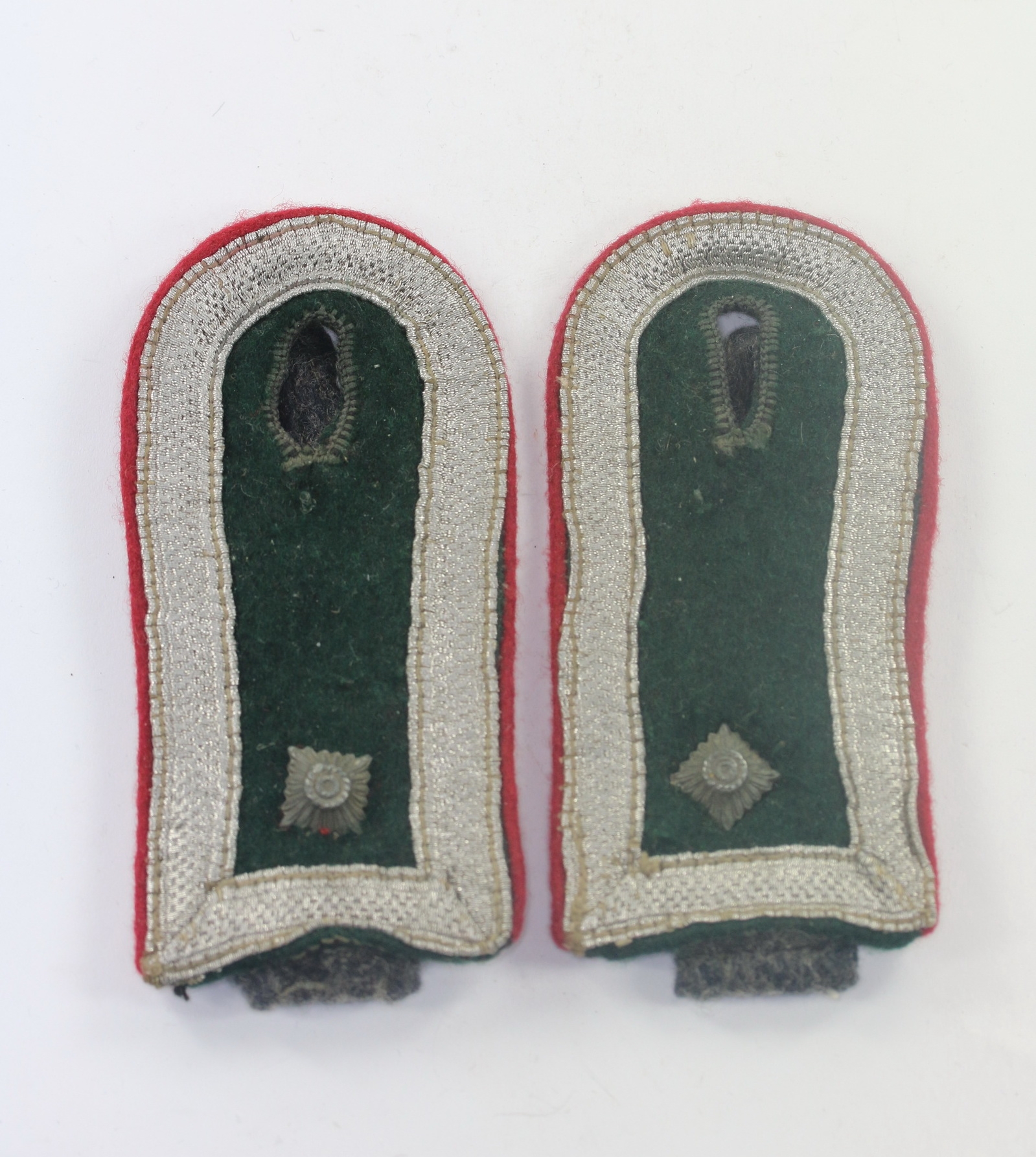 Wehrmacht Heer, Paar Schulterklappen für einen Feldwebel der Artillerie – Bild 1