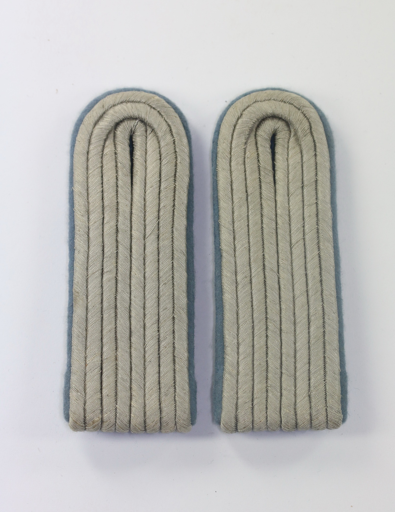 Wehrmacht Heer, Paar Schulterklappen für einen Leutnant, Kraftfahrabteilung – Bild 1