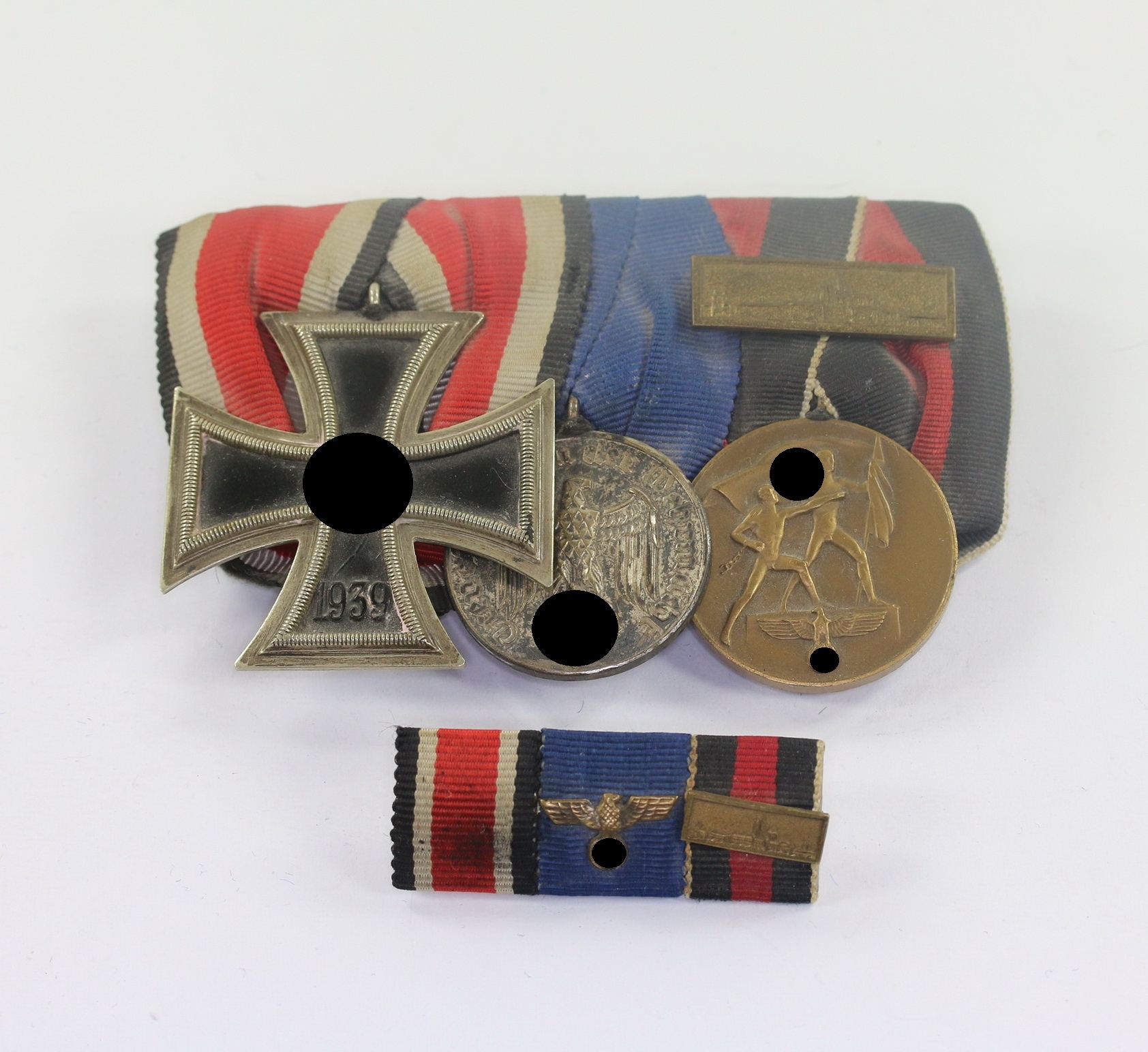 wehrmacht_ordensschnalle_3x_feldspange_1__1 Ordensschnalle 3X + Feldspange – Bild 1